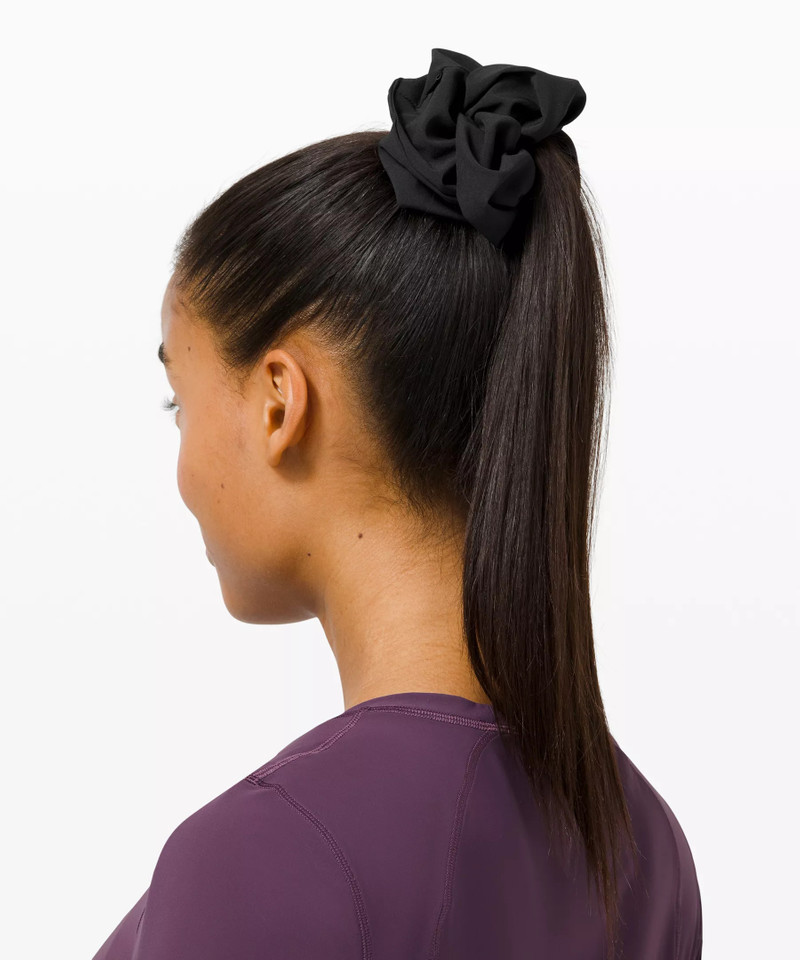 lululemon Uplifting Oversized Scrunchie outlook