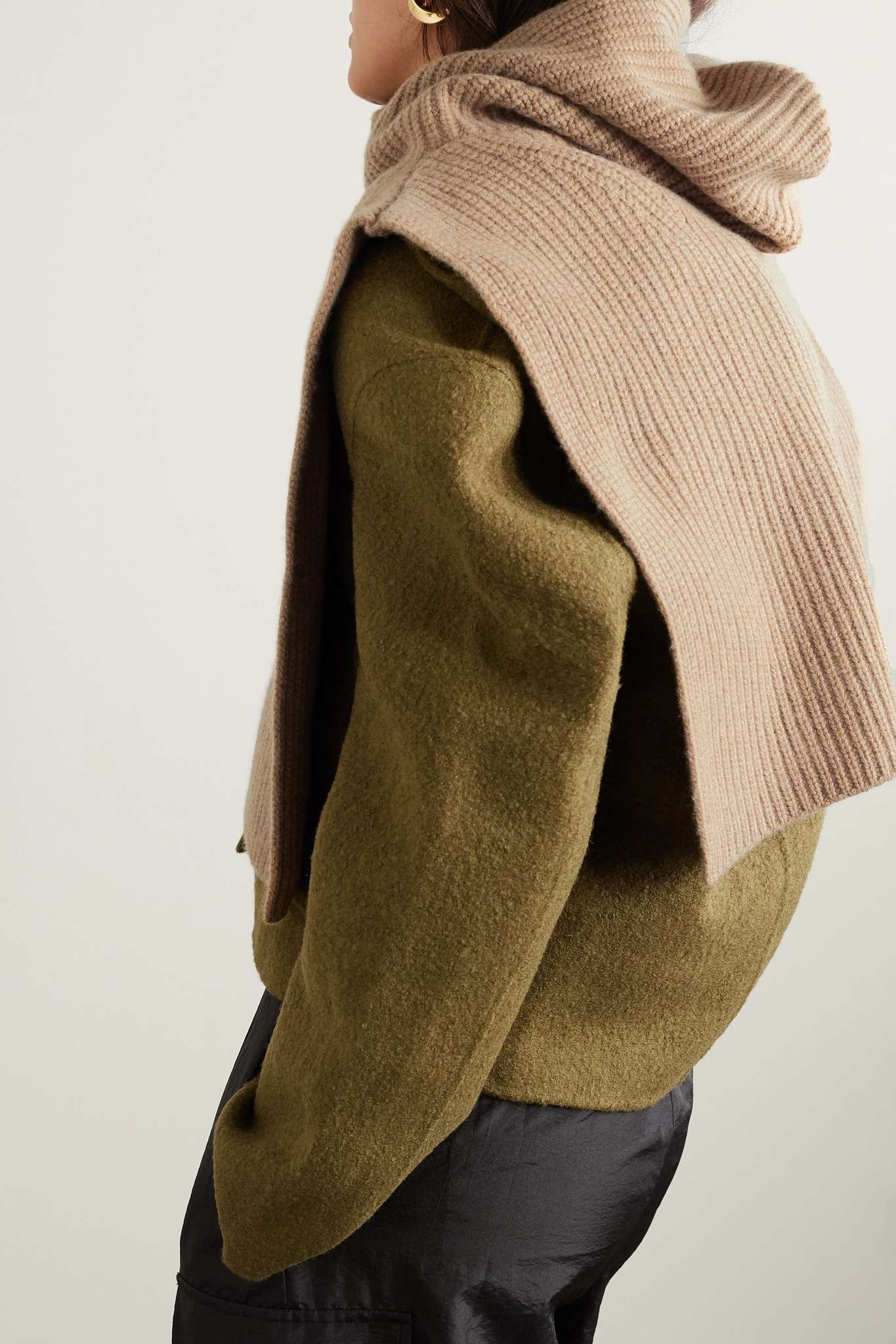 Classic wool scarf light beige mélange