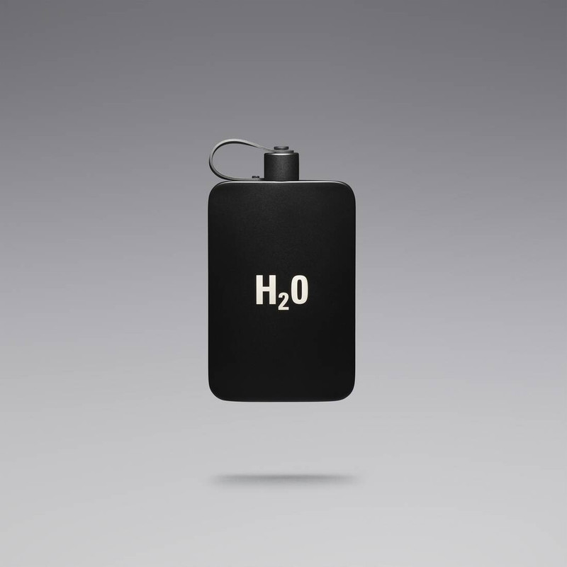 H2o Bottle in Black 4