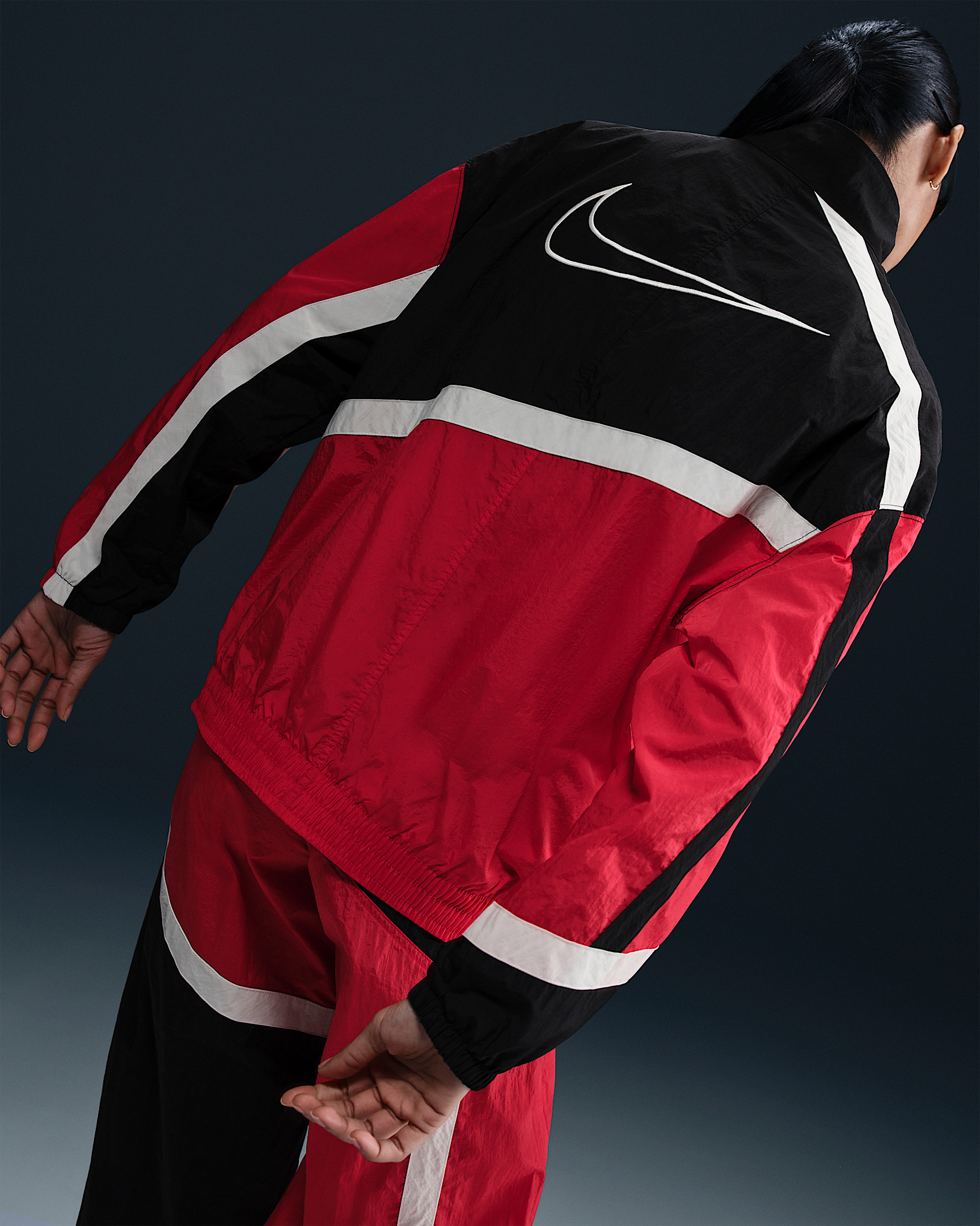 Nike Sportswear Women's Oversized Woven Jacket - 2