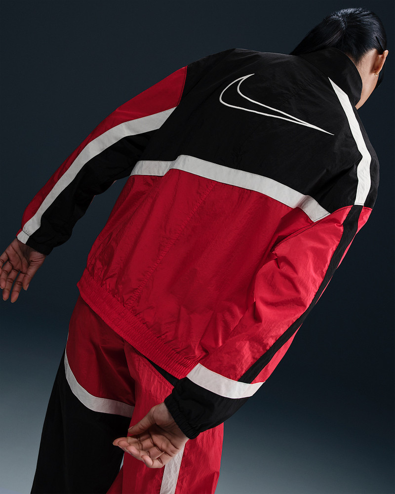 Nike Nike Sportswear Women's Oversized Woven Jacket outlook