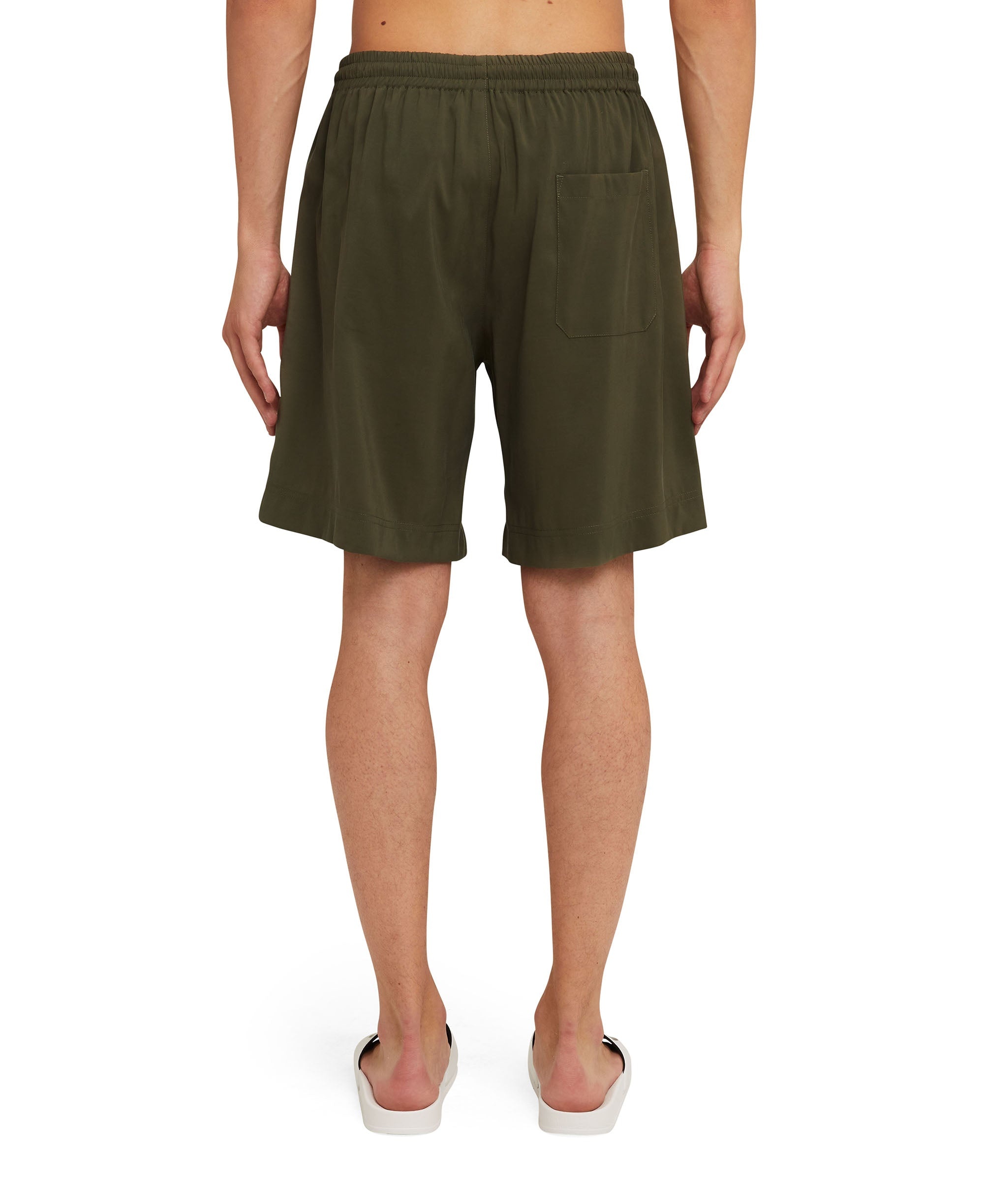 Solid color viscose fluid Bermuda shorts - 3