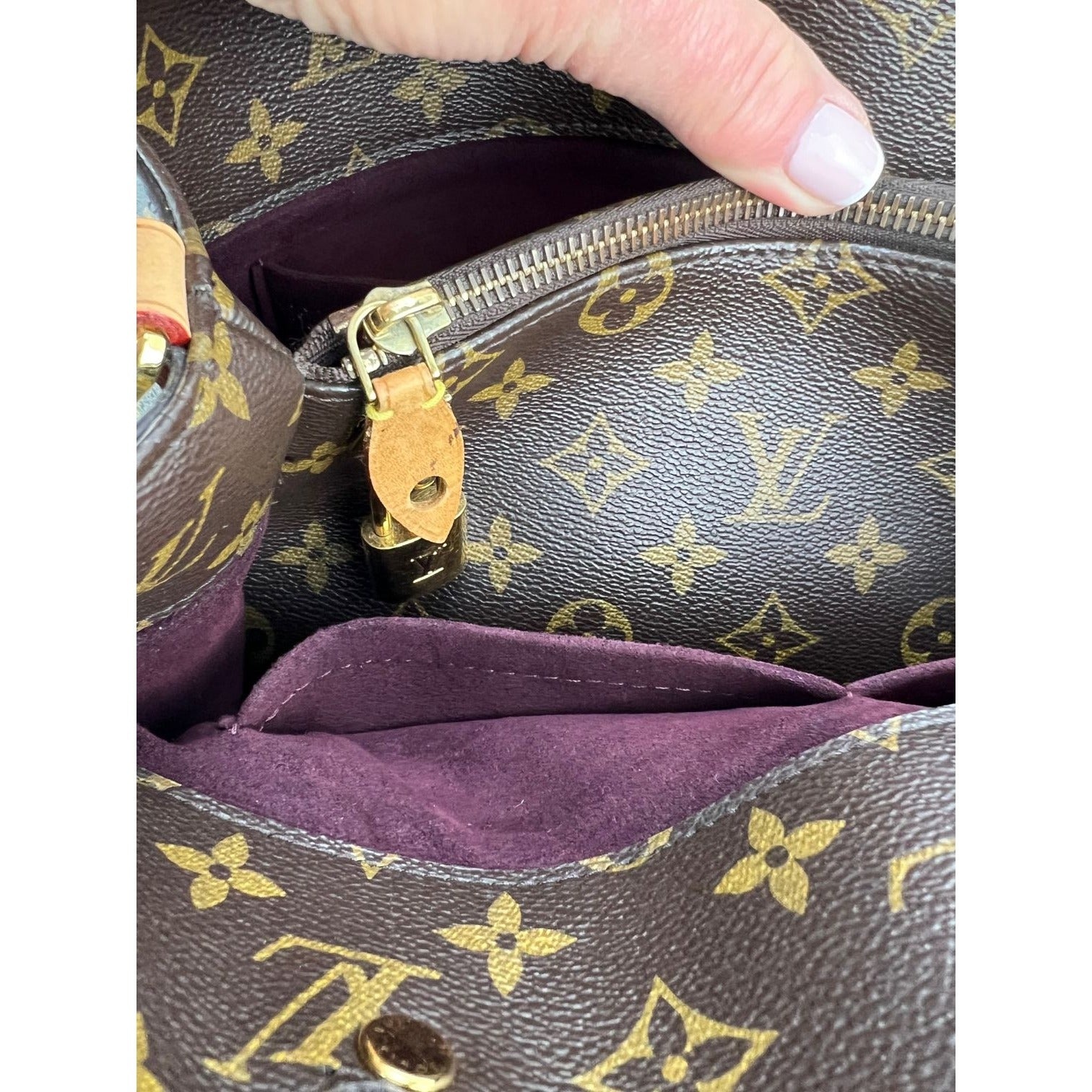 Louis Vuitton Montaigne MM Monogram Shoulder Bag - 10