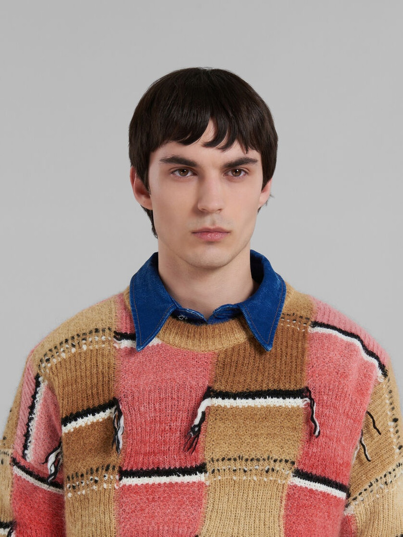 BROWN MOHAIR JUMPER 와 INTARSIA MOTIF 4
