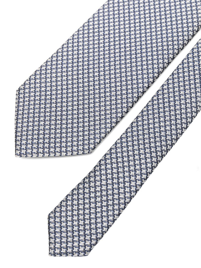 patterned tie 3