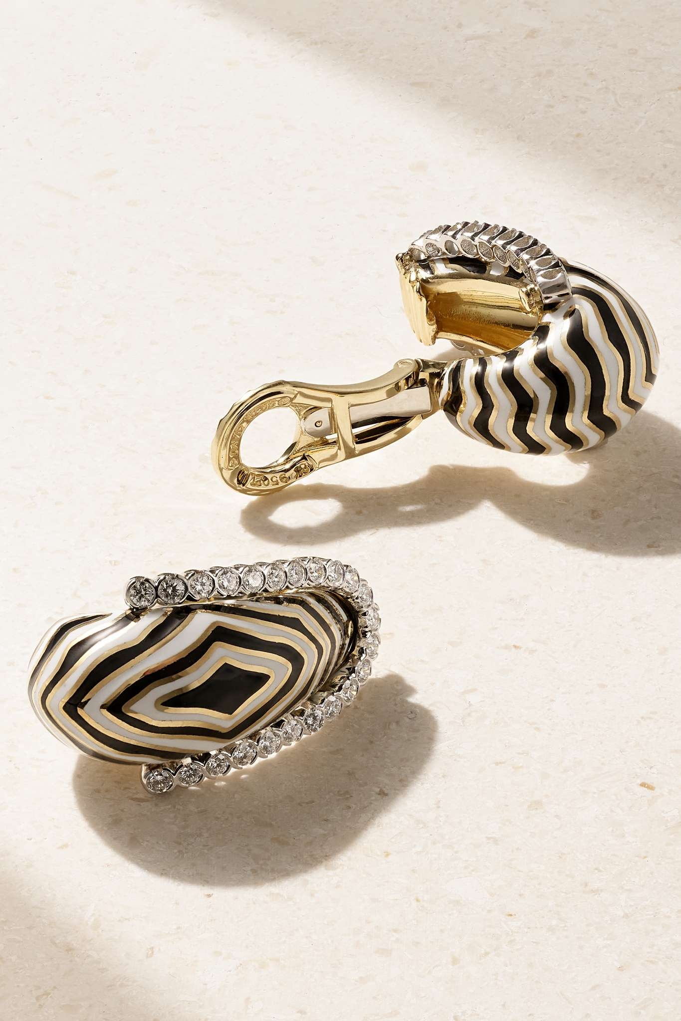 Vreeland Zebra 18-karat gold, platinum, diamond and enamel clip earrings - 3