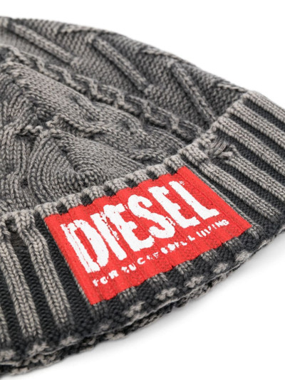Diesel logo-patch ribbed beanie outlook