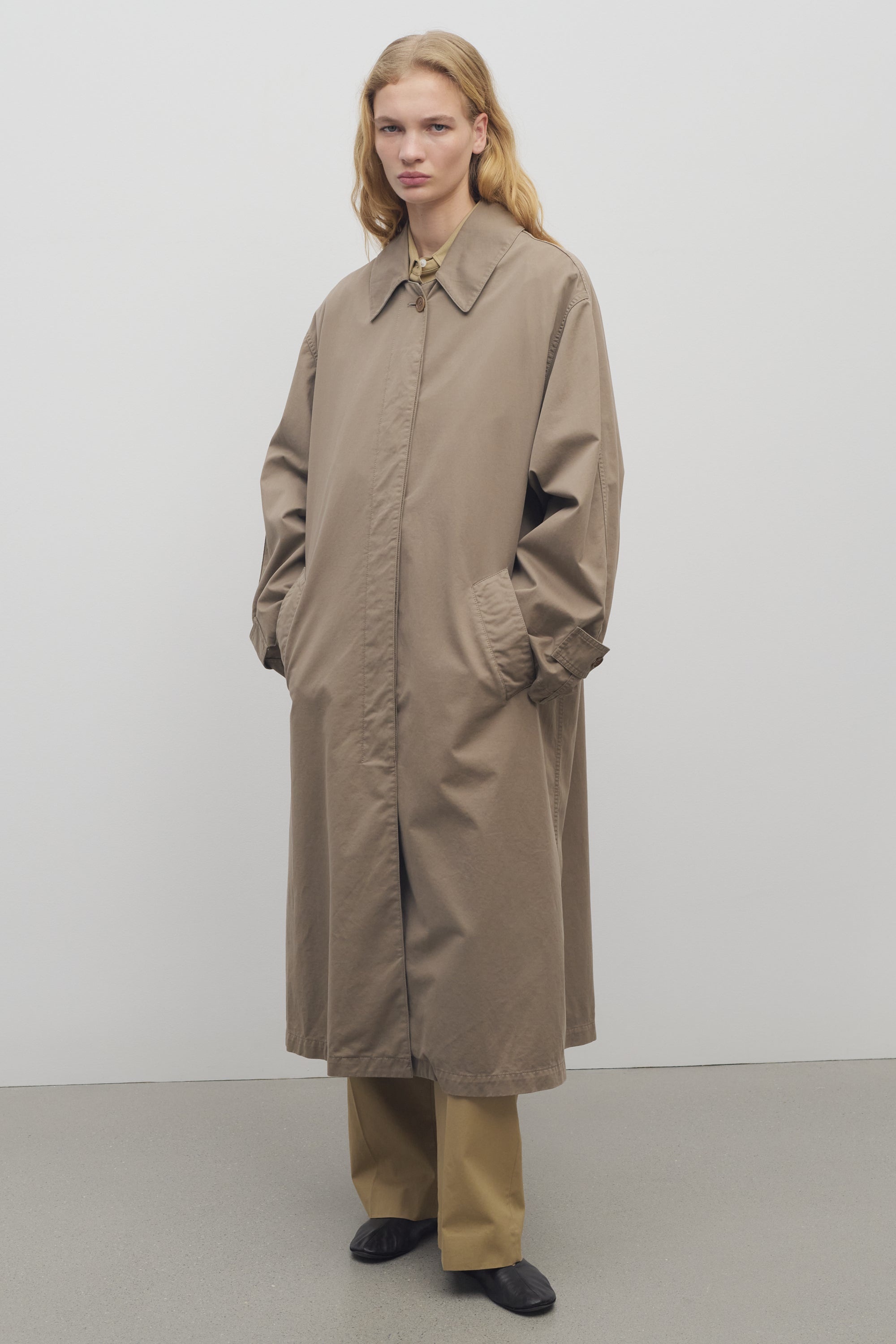 The Row Roccoコットン＆カシミヤのコート Rocco cotton and cashmere gabardine coat in brown - The Row