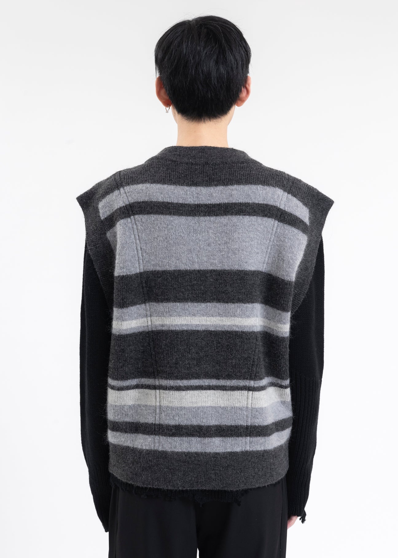 GRAY AND BLACK HOLLOW OUT V-NECK KNIT VEST - 5