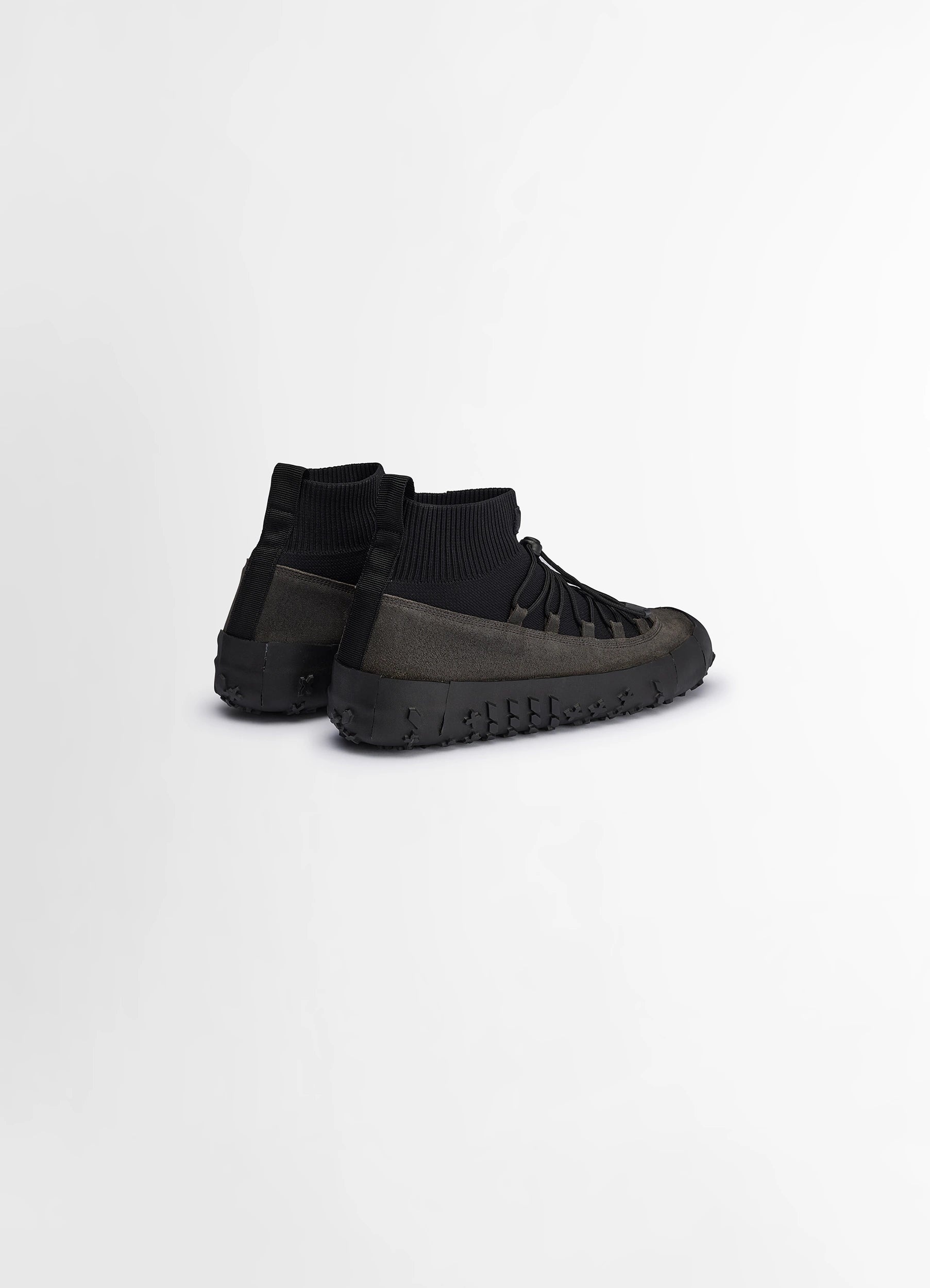 【関税込み】LEMAIRE ブラック Vibram Wrap On スニーカー Lemaire VIBRAM WRAP ON SNEAKERS | REVERSIBLE