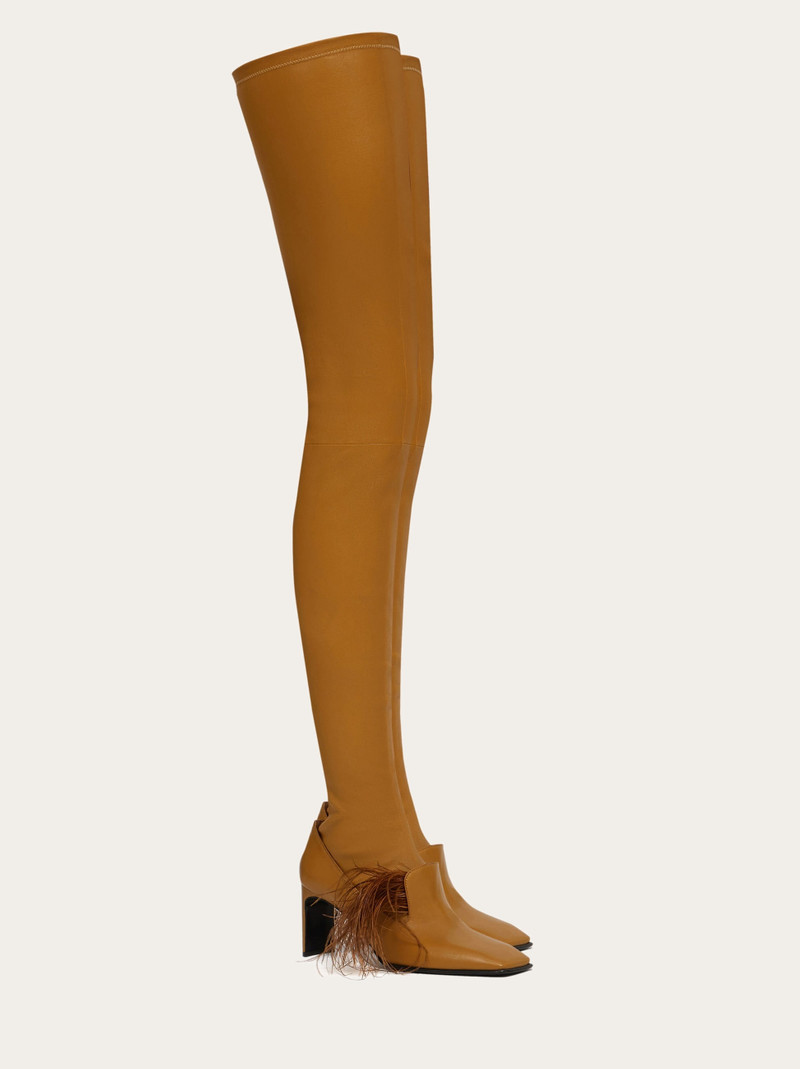 Knee high boot with detachable feathers 2