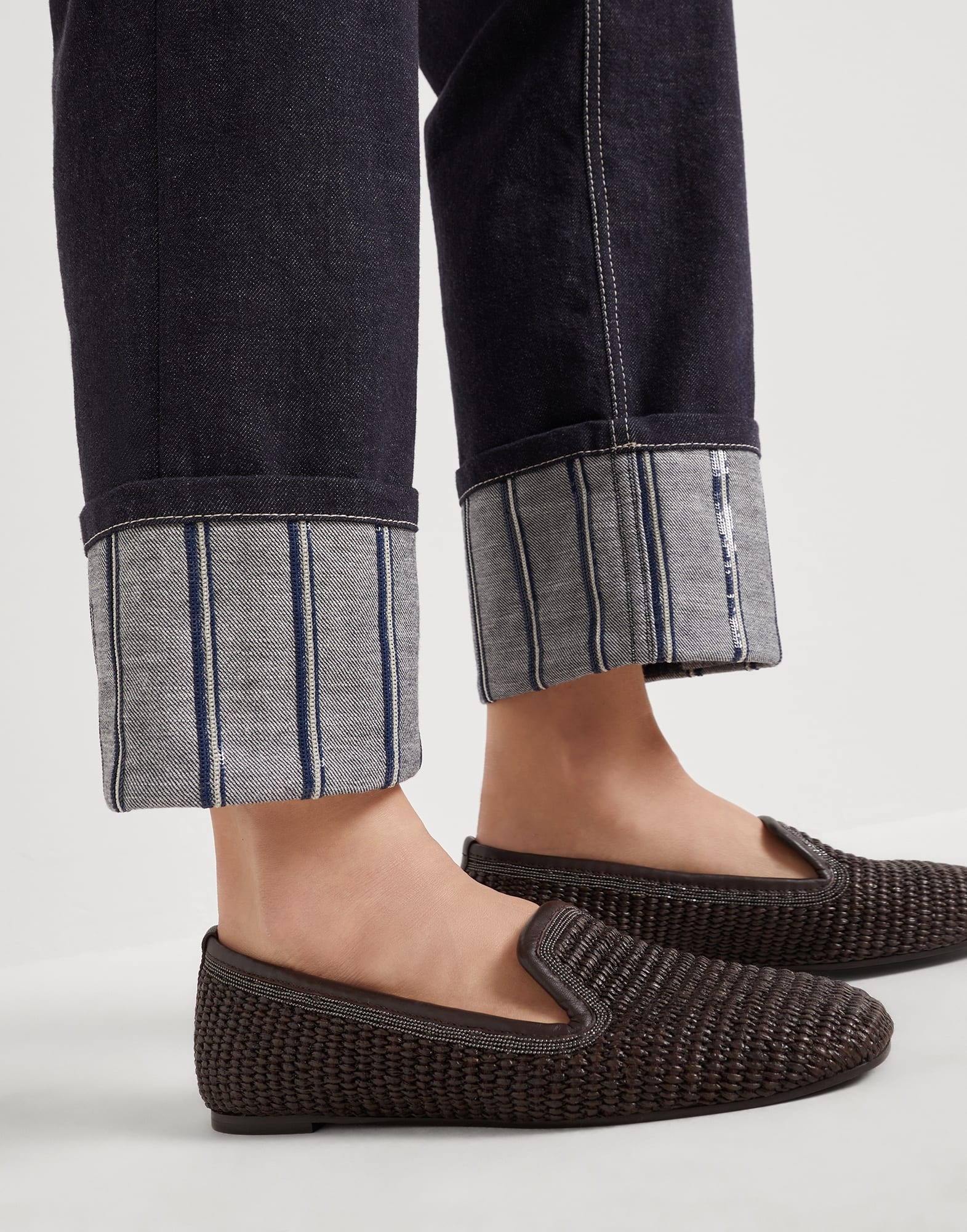 No-fade denim cropped trousers with dazzling regimental embroidery - 3