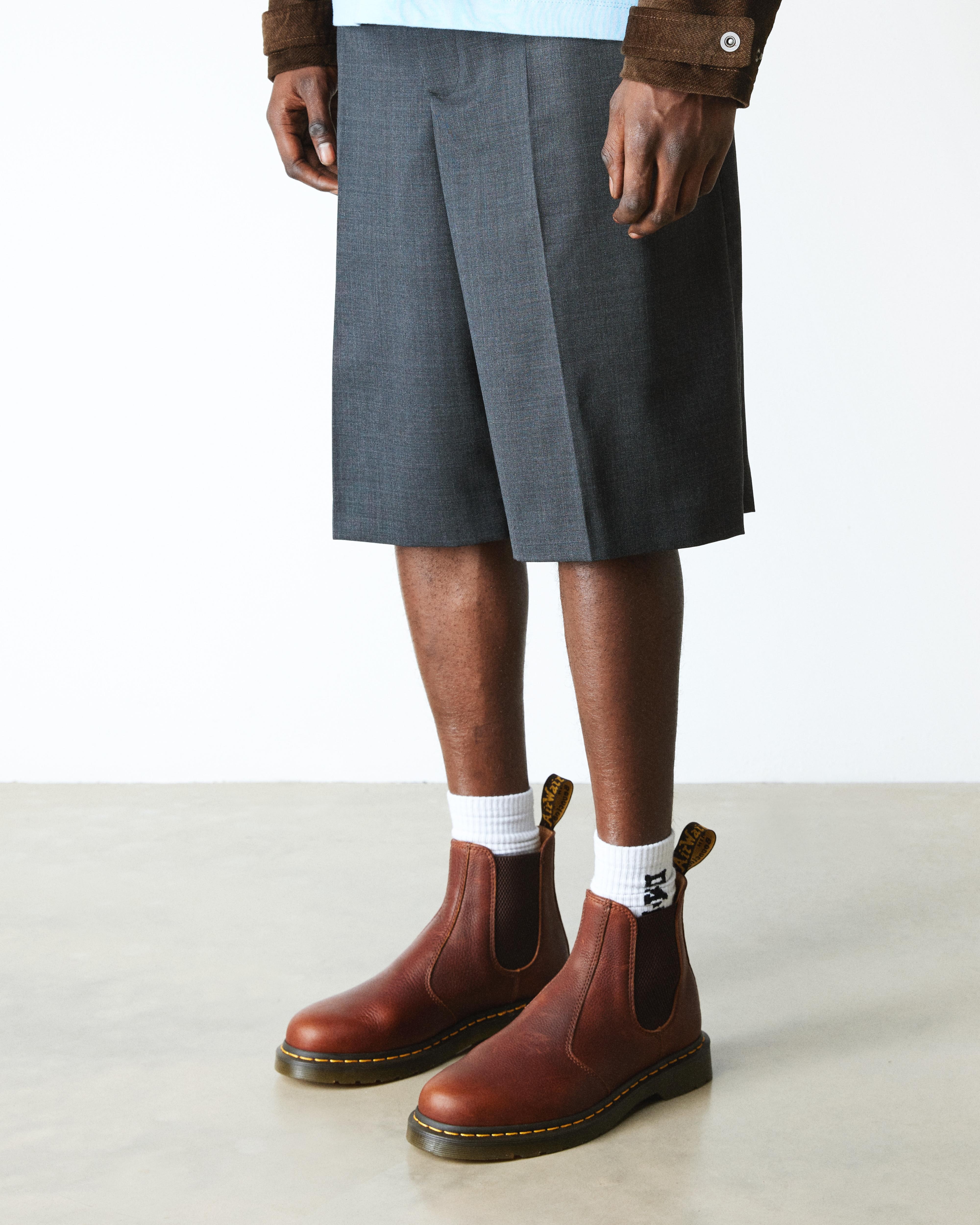 2976 Ambassador Leather Chelsea Boots - 7