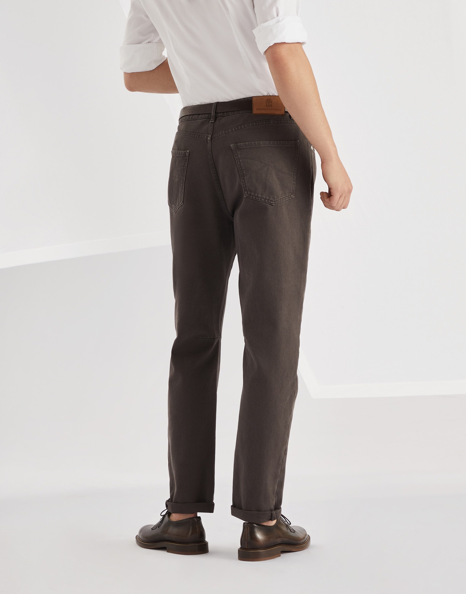 Garment-dyed leisure fit five-pocket trousers in denim - 2