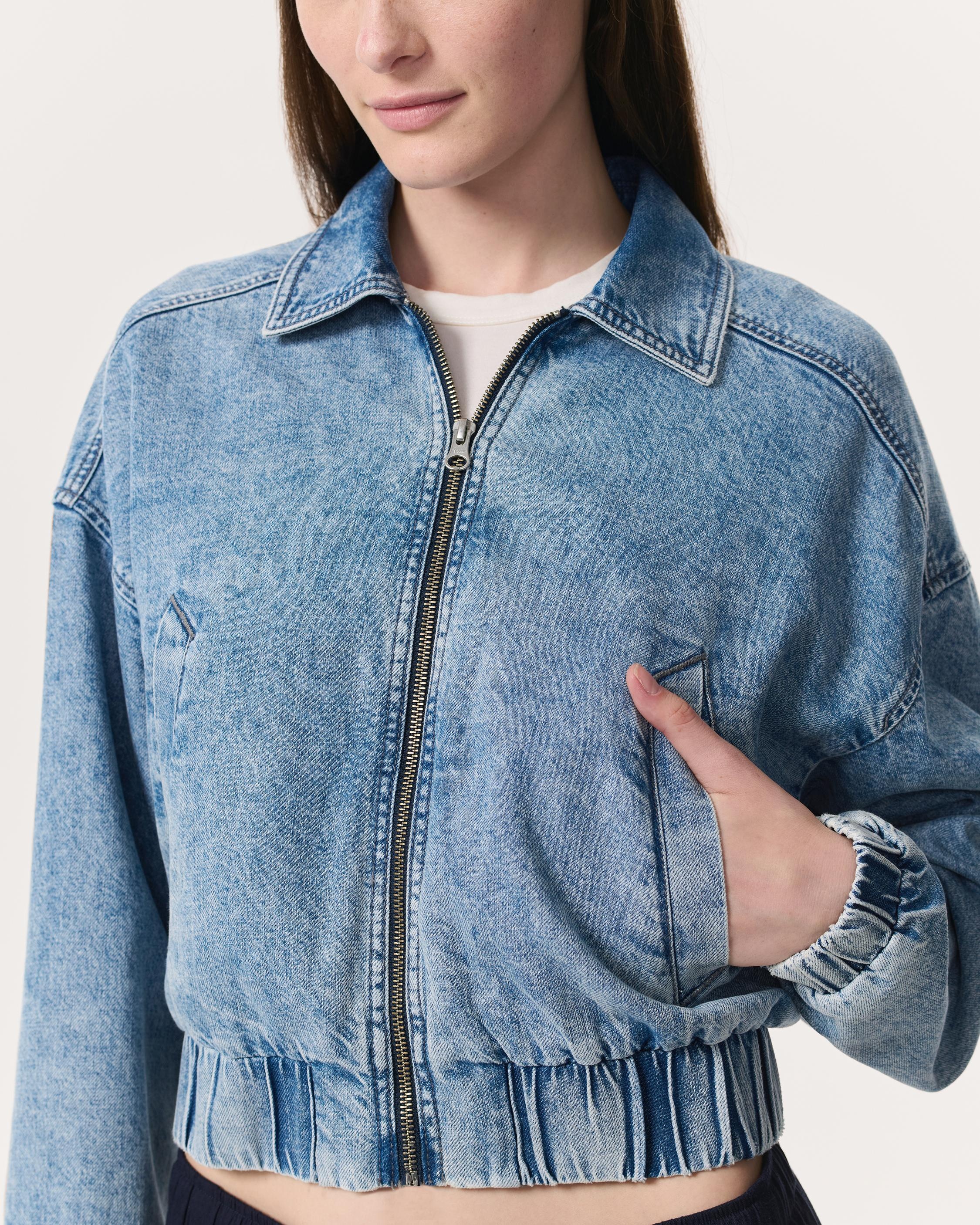 Featherweight Lara Denim Jacket
Featherweight Denim - 3