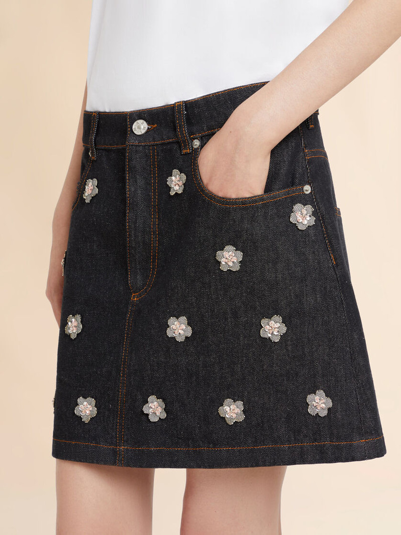 BLACK DENIM SKIRT WITH DAISY APPLIQUÉS 4