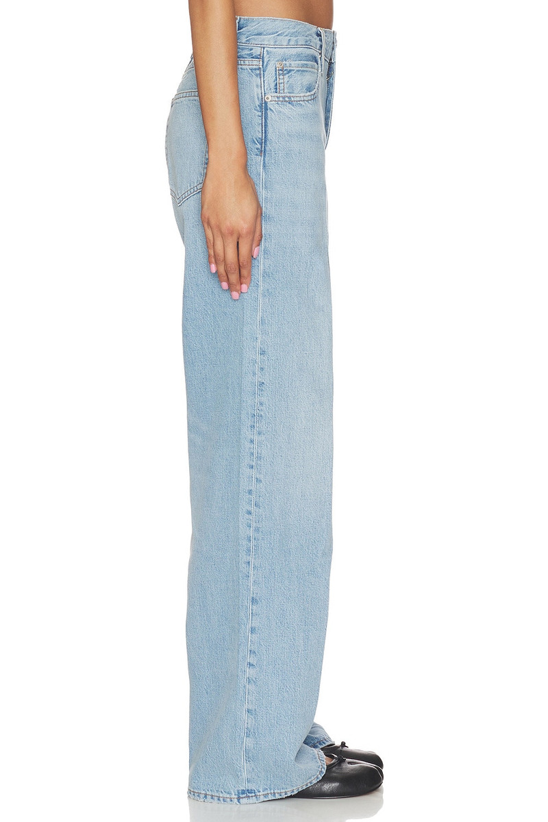 FRAME The Off Duty Stroll Jeans outlook