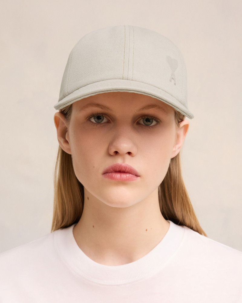 AMI Paris EMBOSSED AMI DE COEUR CAP outlook