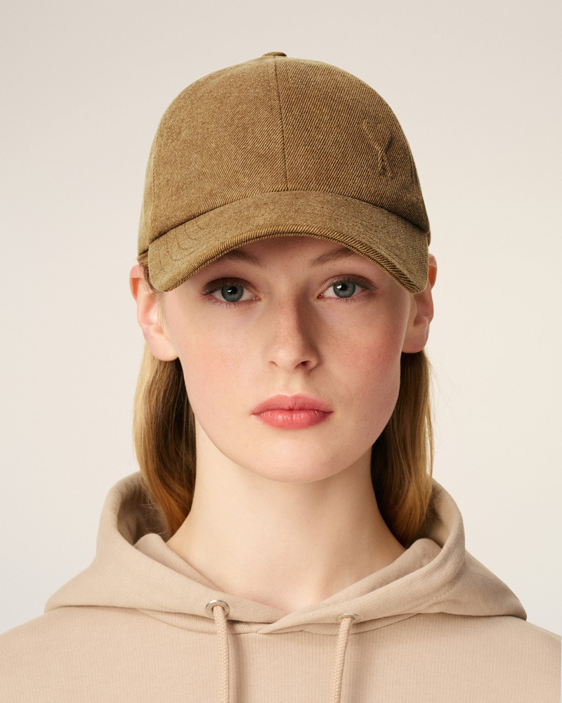 AMI Paris BROWN COTTON EMBOSSED AMI DE COEUR CAP outlook