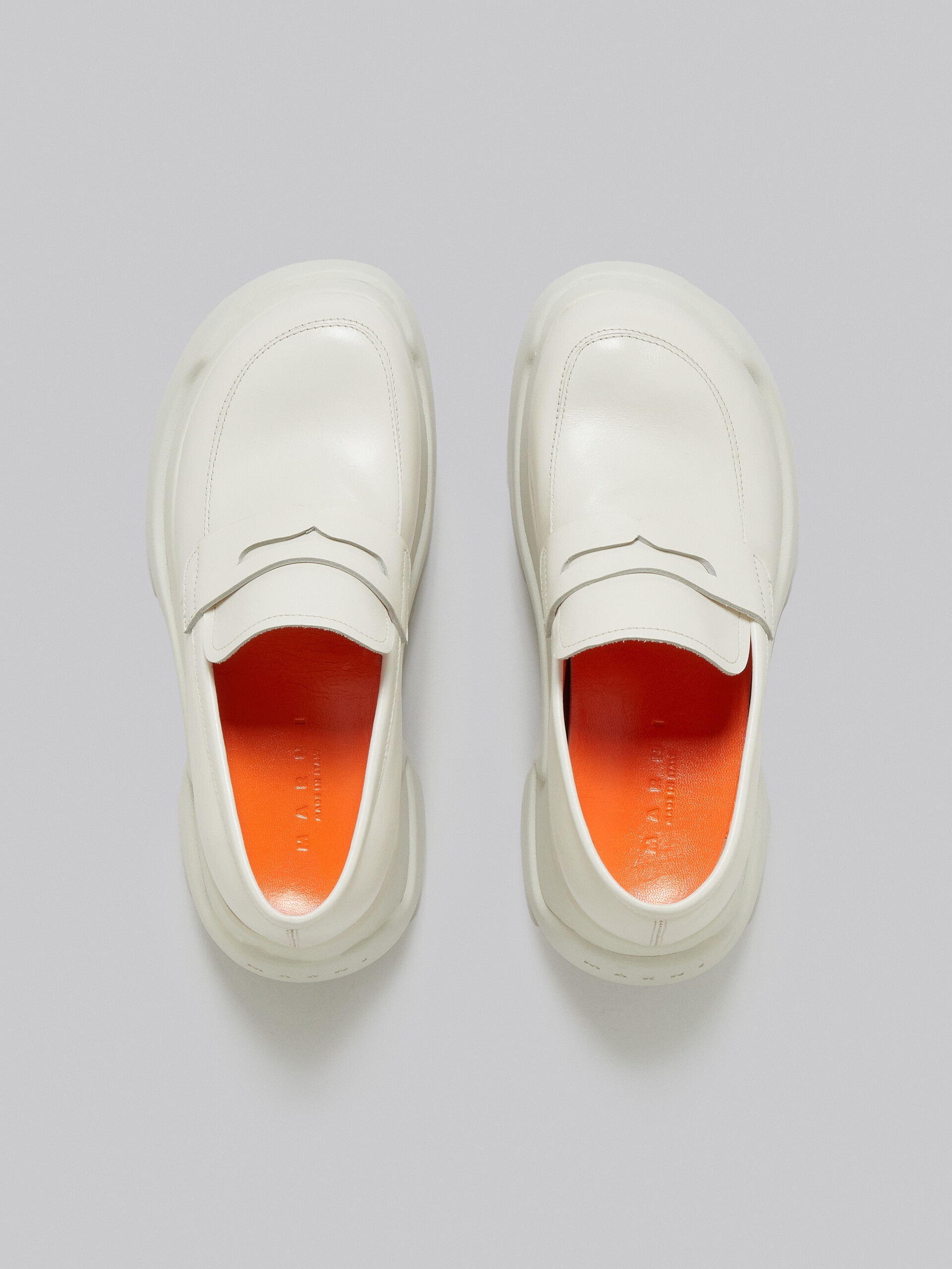 WHITE LEATHER ARAS 23 CHUNKY MOCASSIN - 4