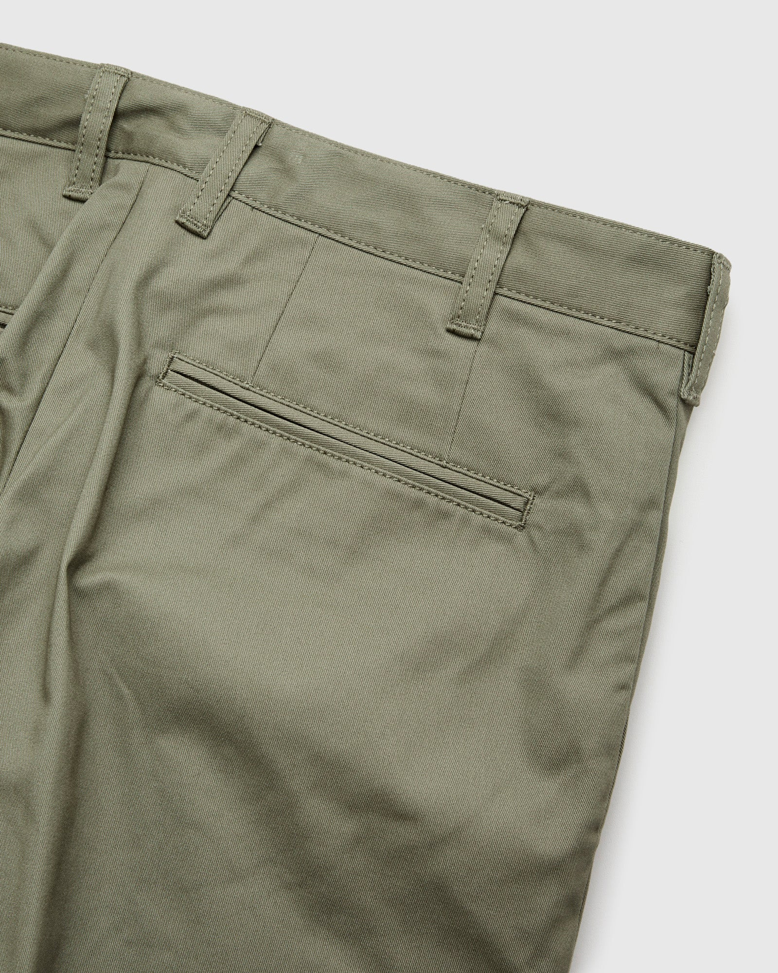 2-Pleat Twill Trousers in Olive - 8