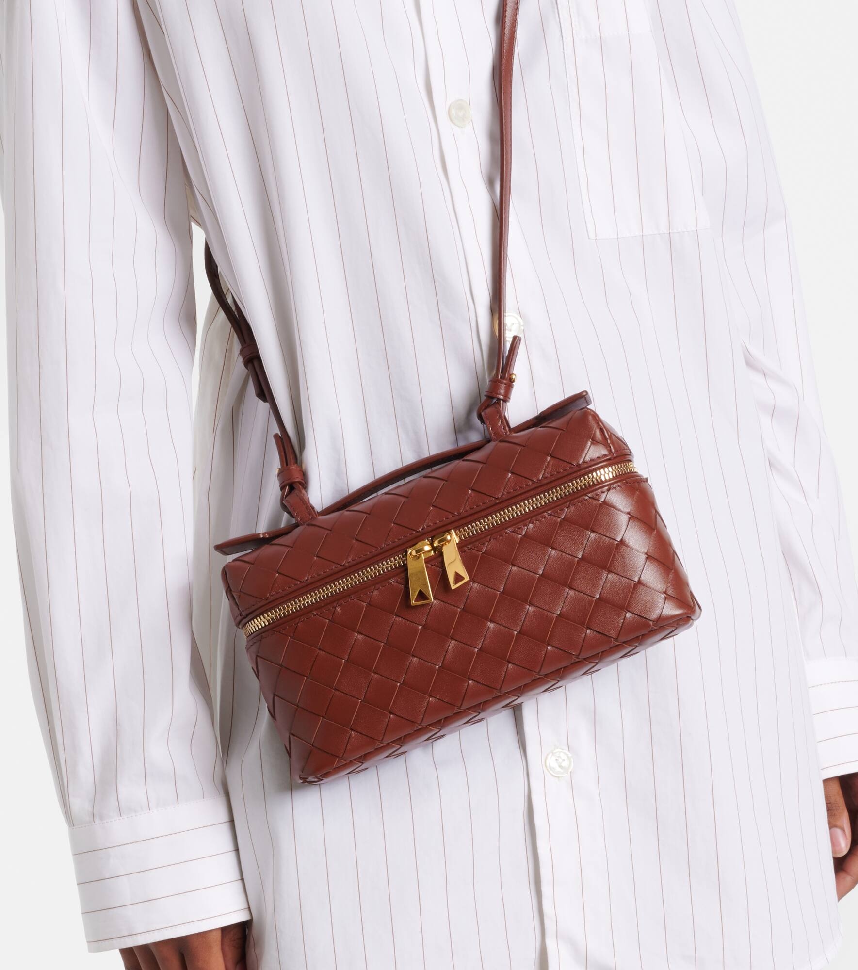 Bang Bang Intrecciato leather vanity bag - 7
