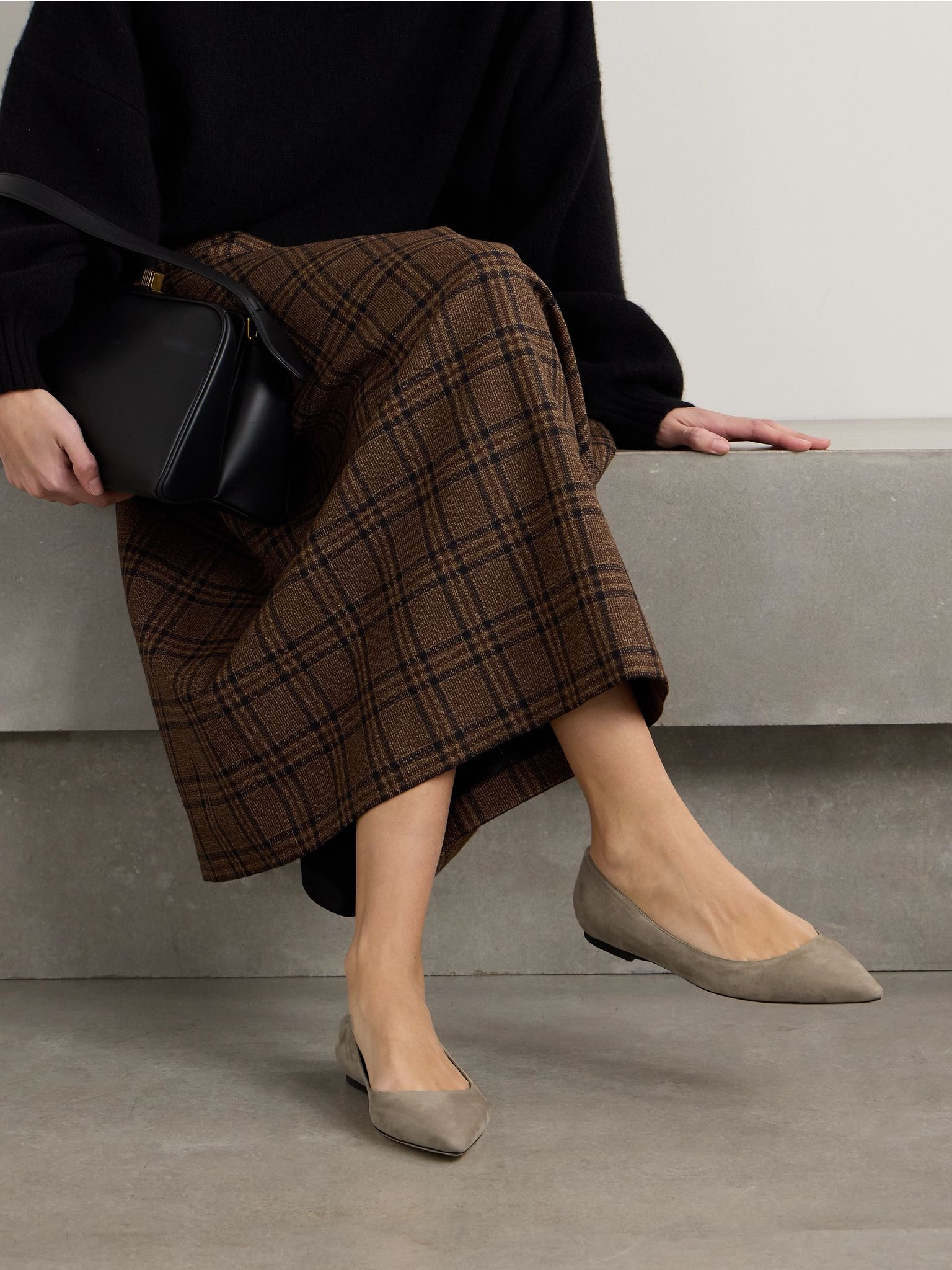 Romy suede point-toe flats Taupe - 2