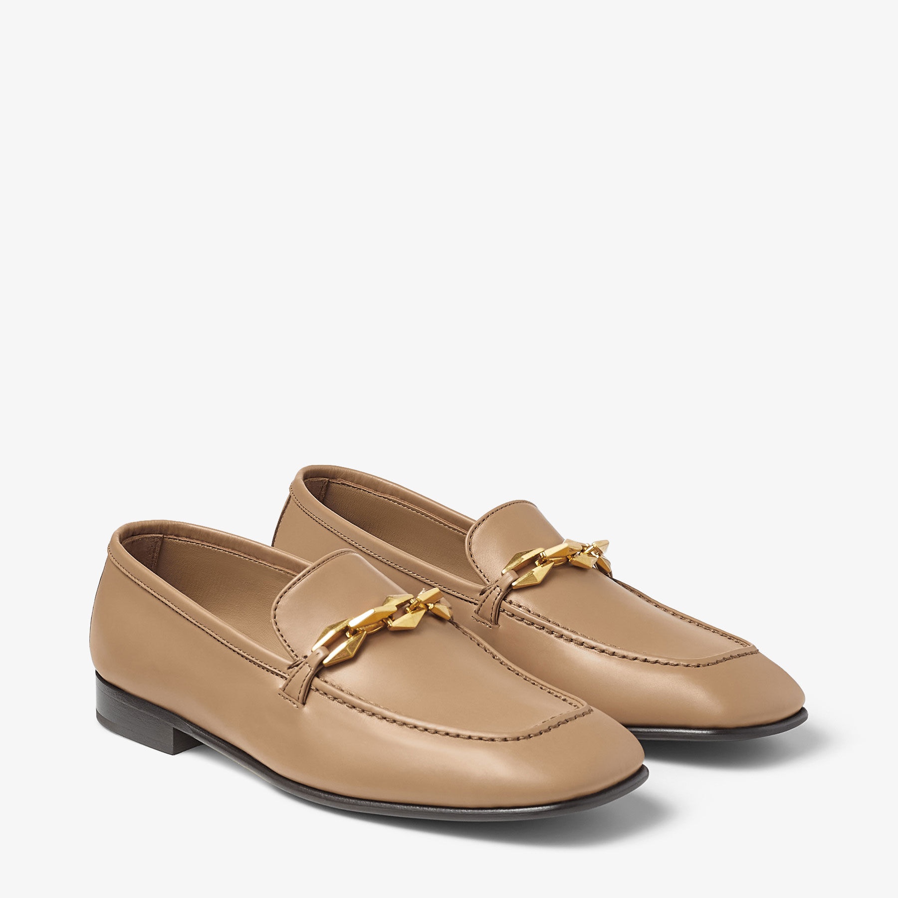 Diamond Tilda Loafer
Biscuit Calf Leather Loafers with Diamond Chain - 2