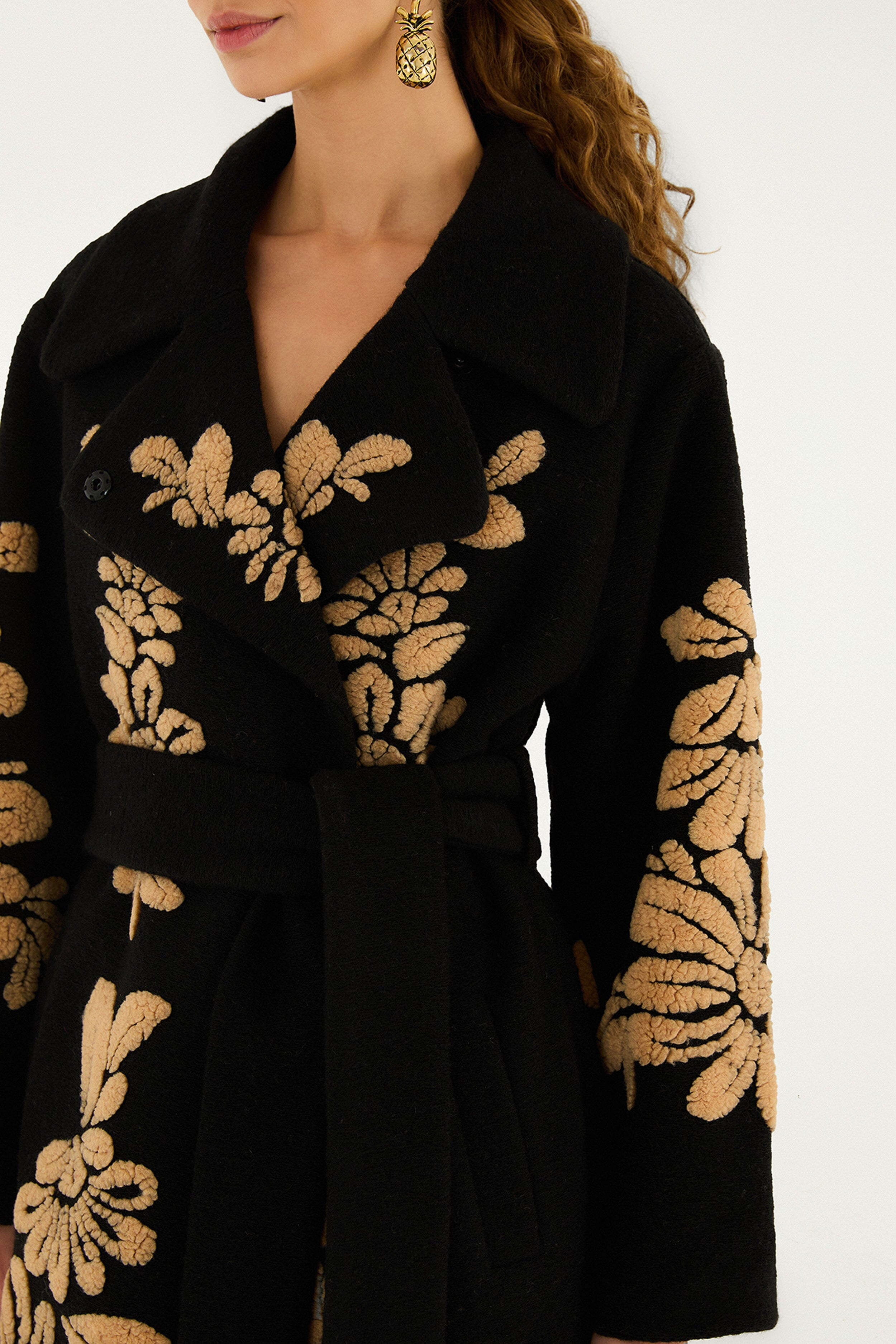 Bold Flowers Black Fleece - 2
