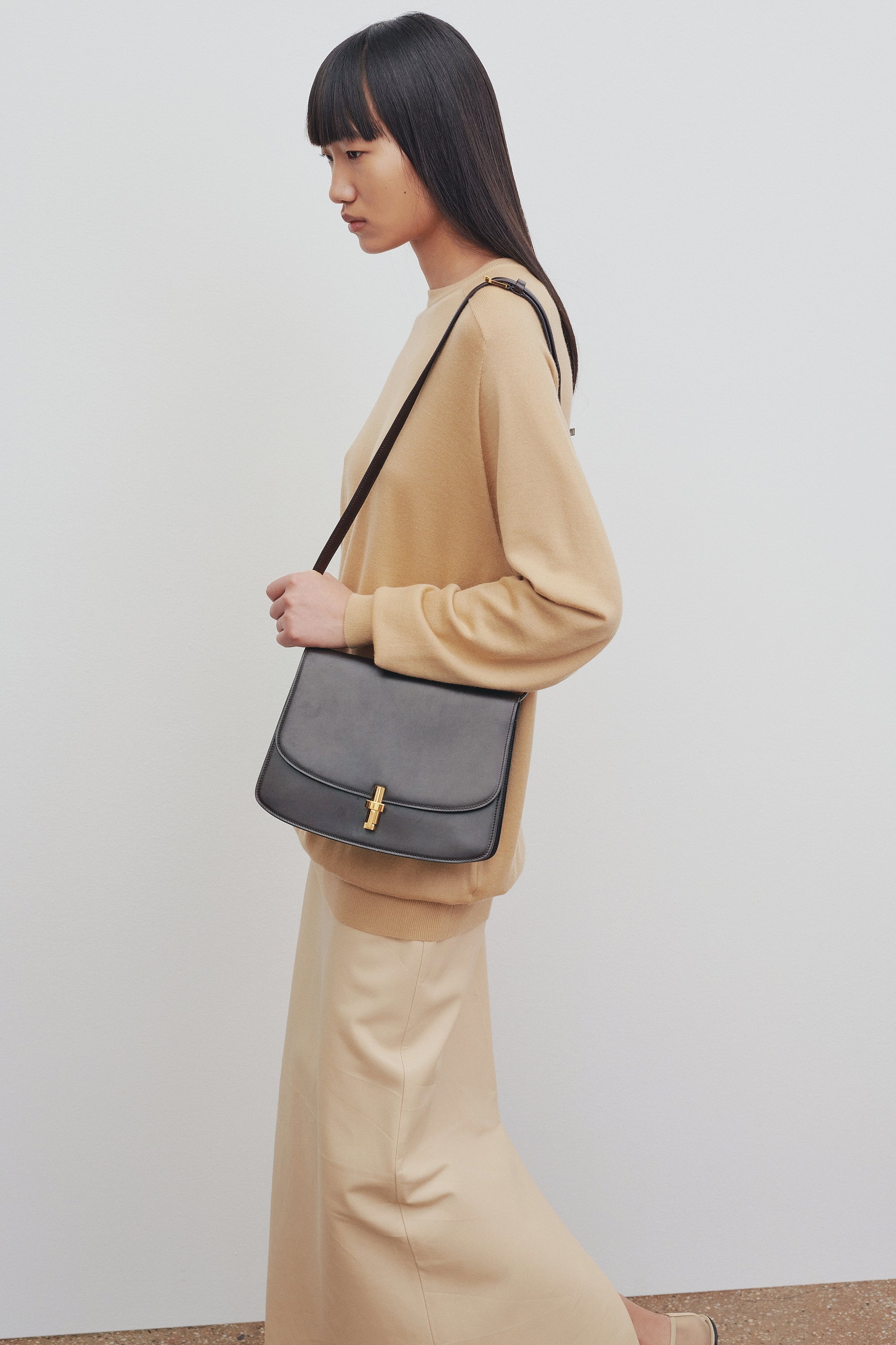 The Row Sofia 10 Crossbody in Leather | REVERSIBLE