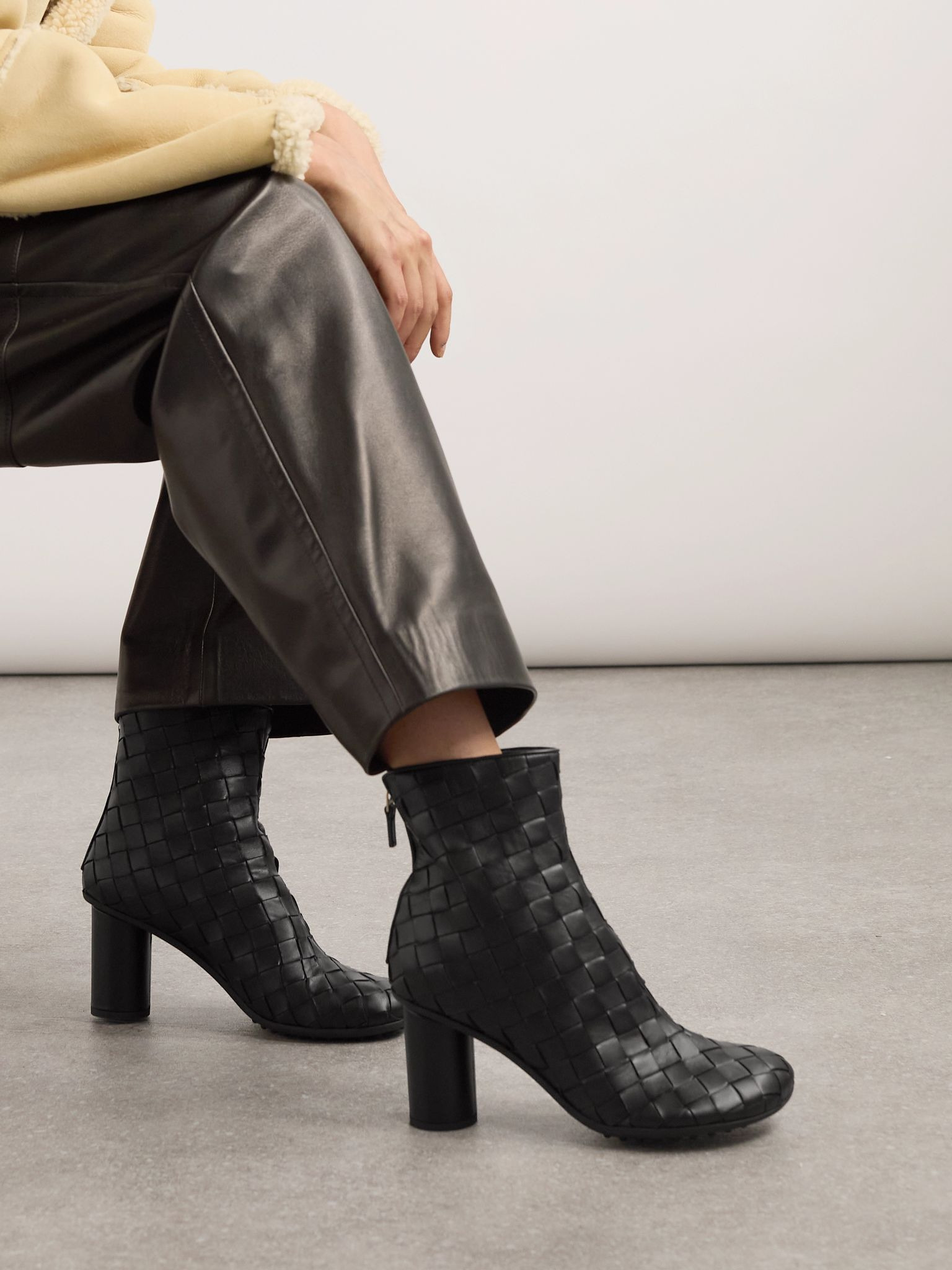 Atomic intrecciato leather ankle boots Black - 2