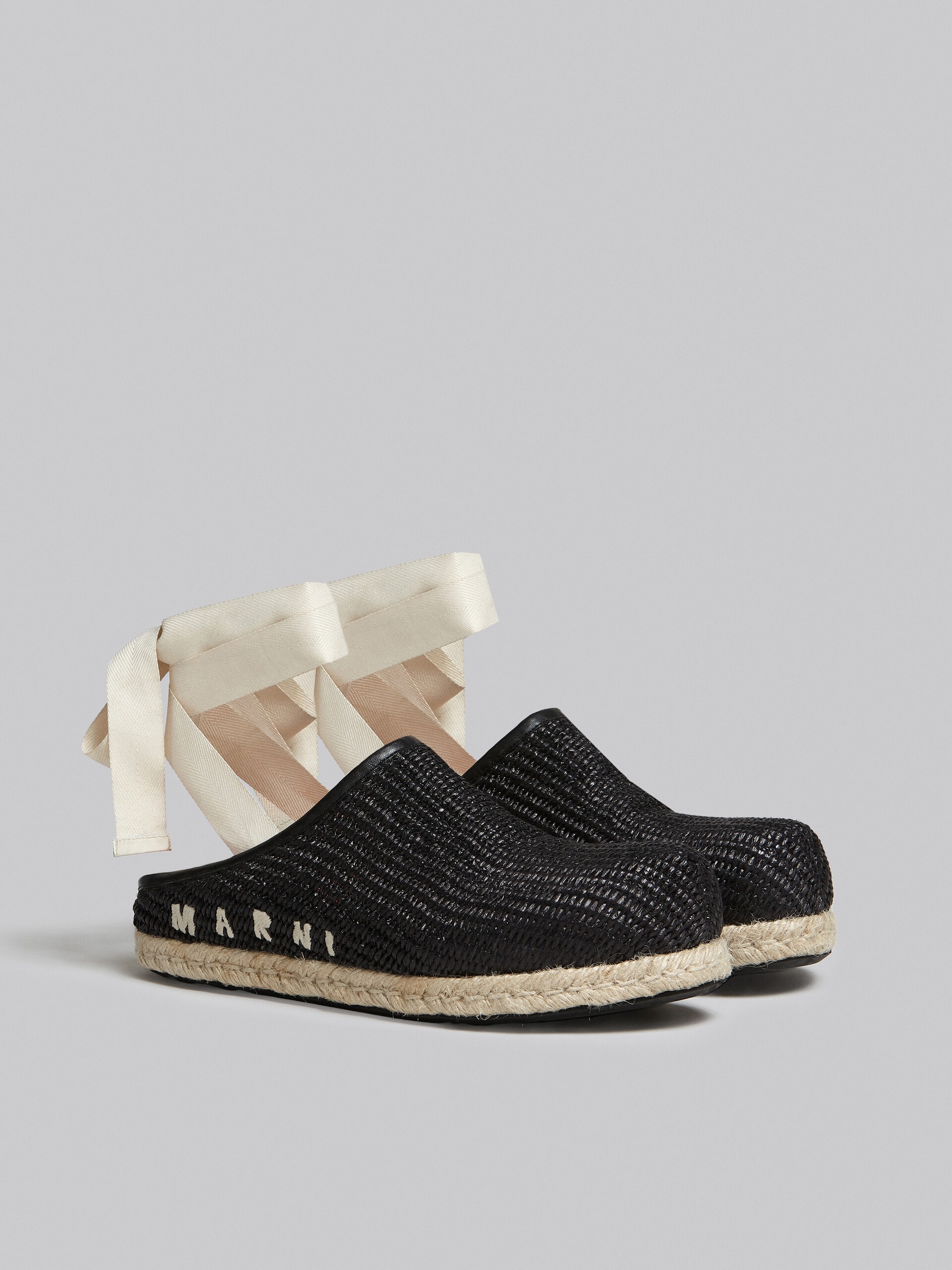 BLACK RAFFIA FUSSBETT SABOT - 2
