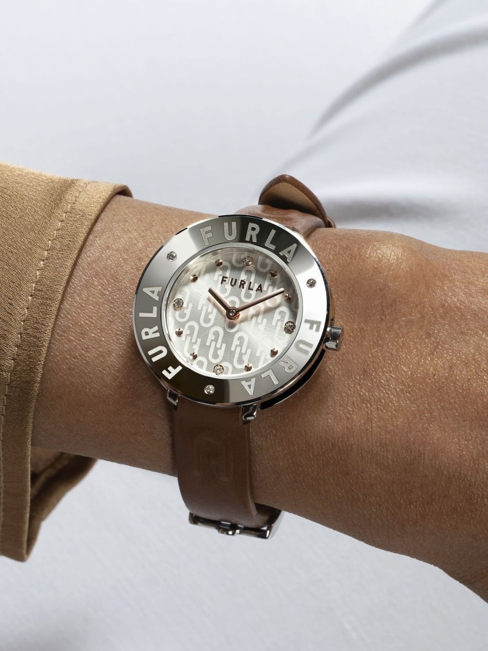 Essential watch - 6