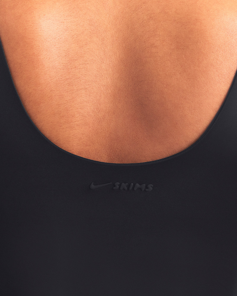 NikeSKIMS Shine Women's Scoop-Neck Bra Top 3