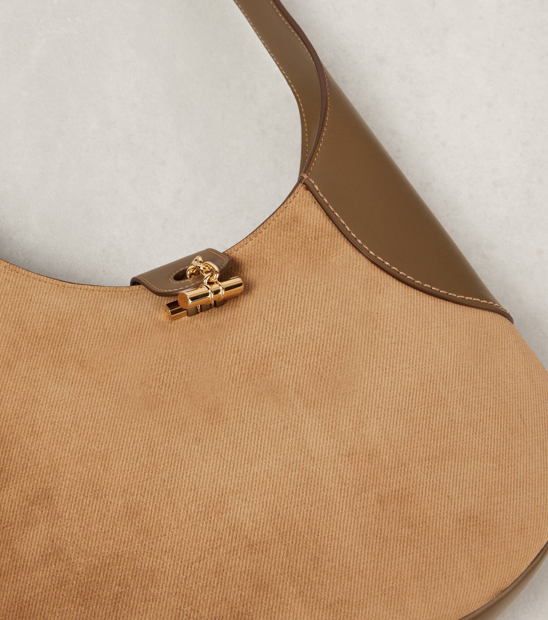Bobbin Medium leather shoulder bag - 6