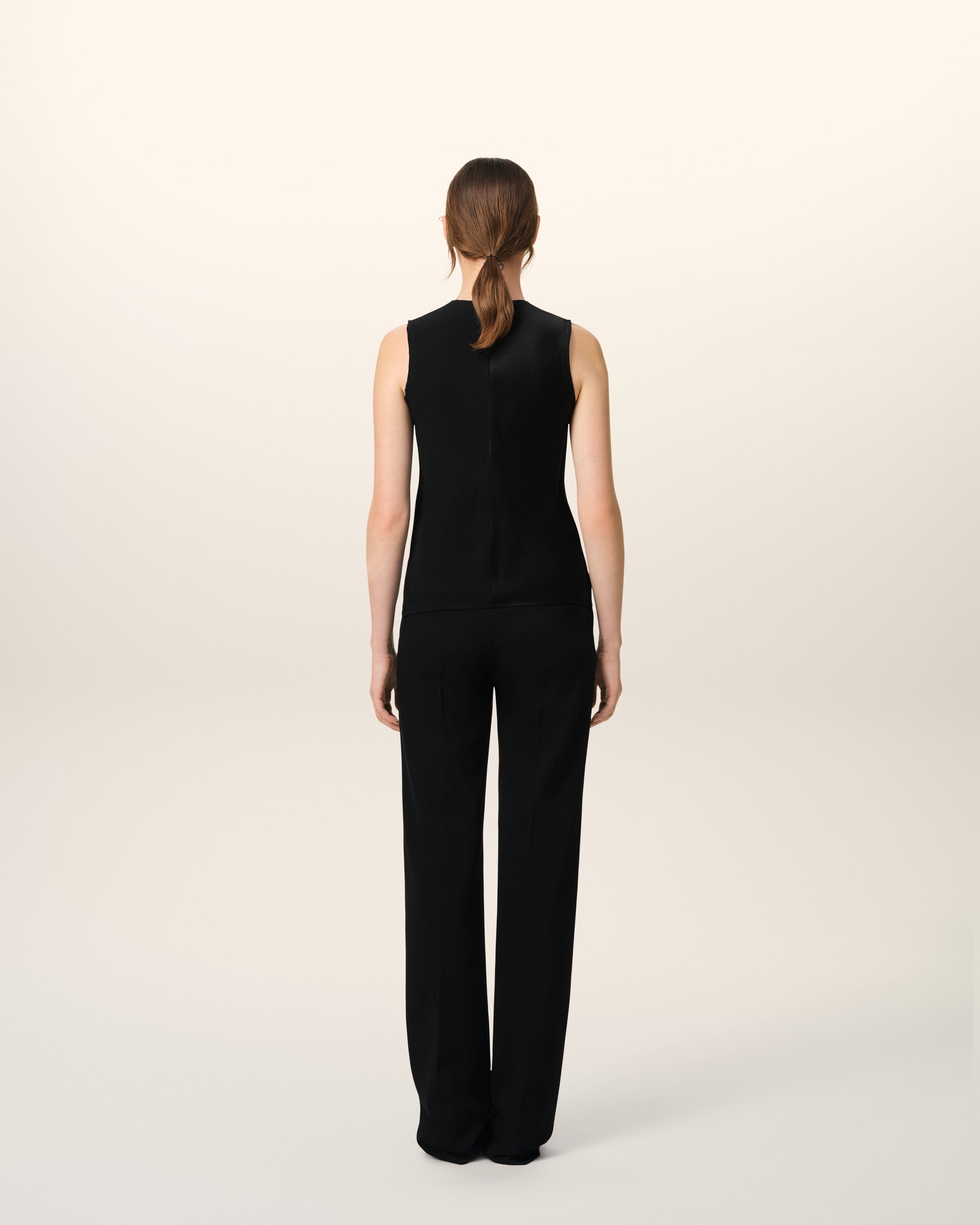 BLACK SLEEVELESS TOP - 5