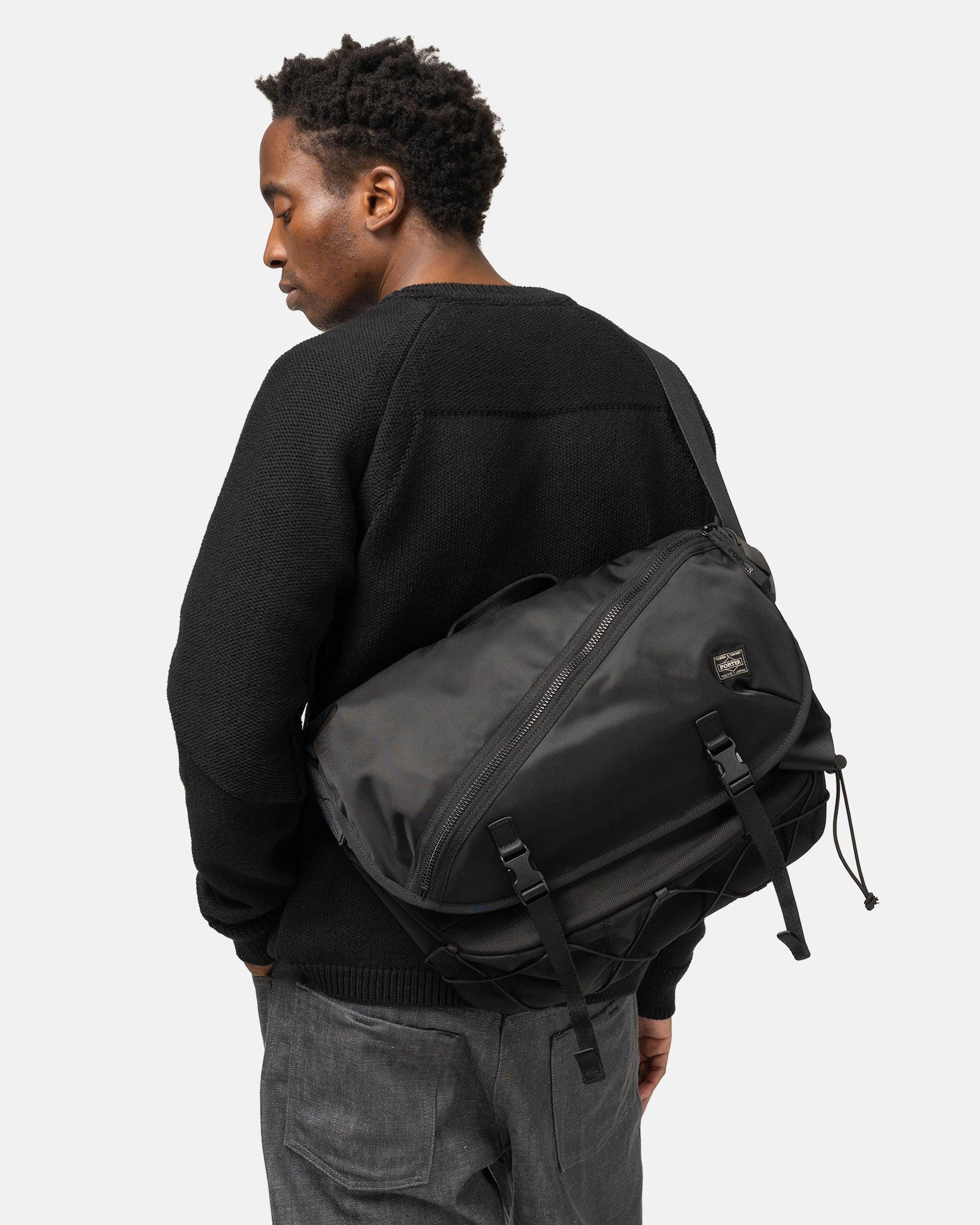Things Messenger Bag Black - 2