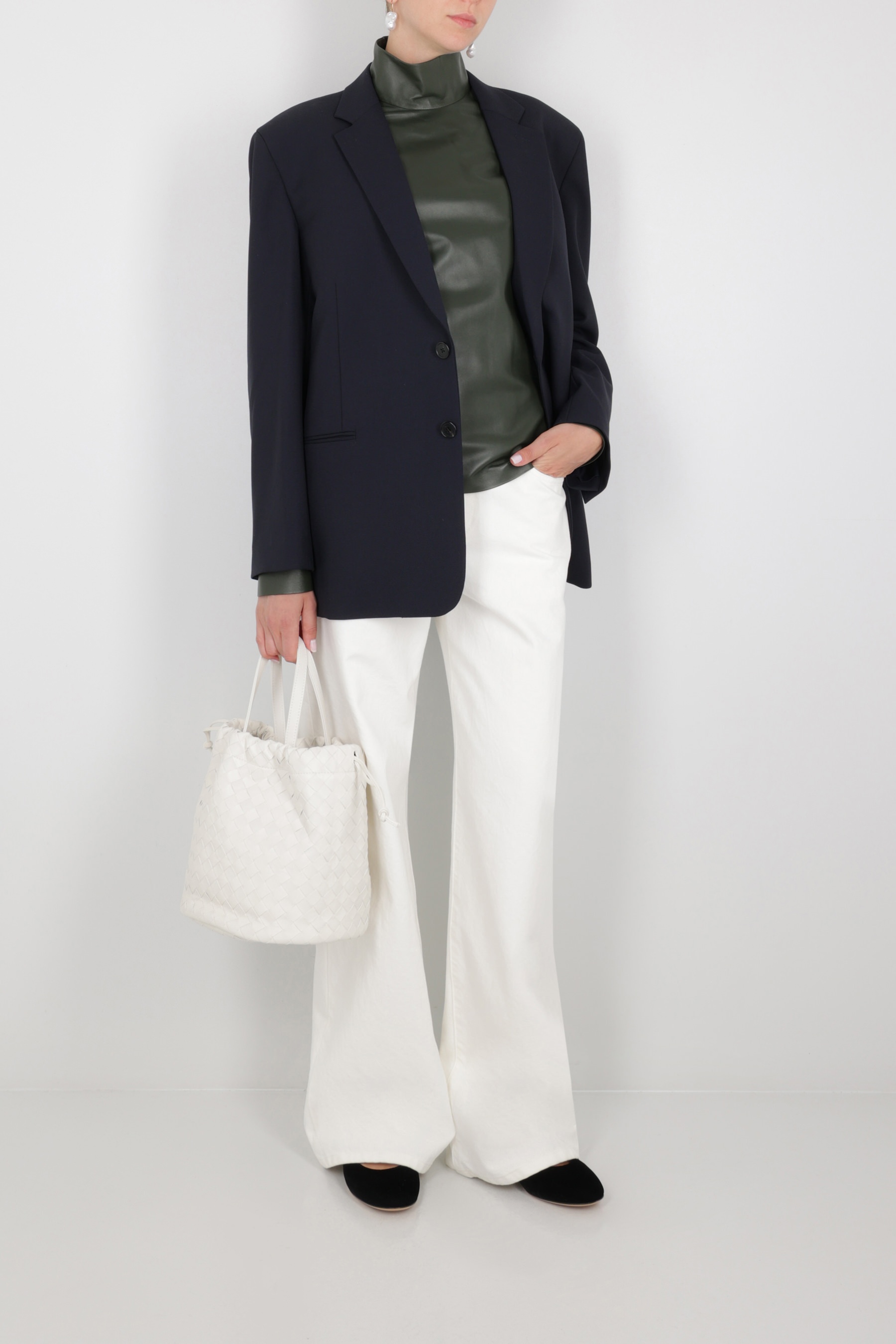 ハンドバッグ Bottega Veneta Castello Small Bucket Bag In Intrecciato Napp Bottega Veneta CASTELLO SMALL BUCKET BAG IN INTRECCIATO