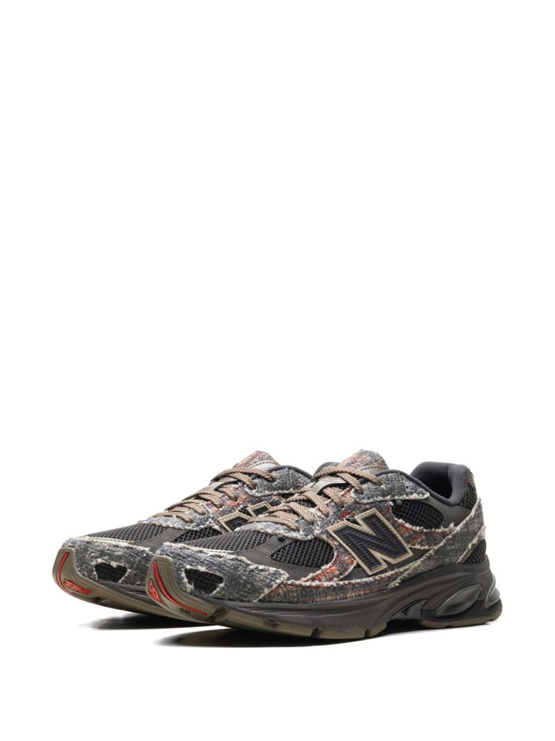 distressed effect low top sneakers 3