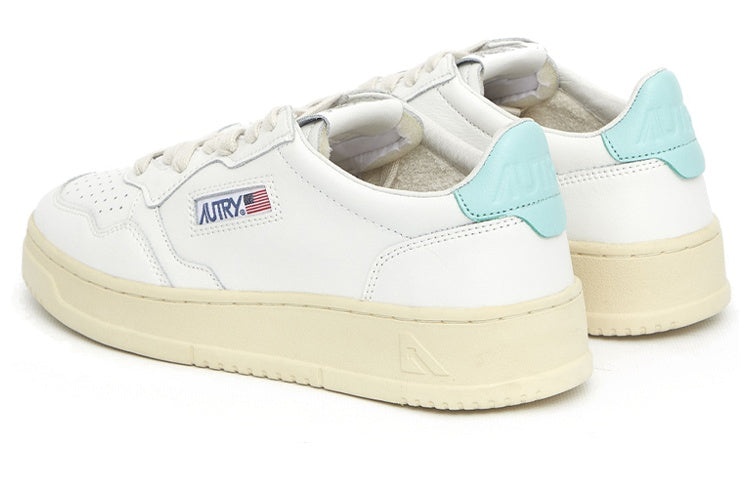 (WMNS) Autry Medalist Low 'White Turquoise' AULW-LL49 - 4
