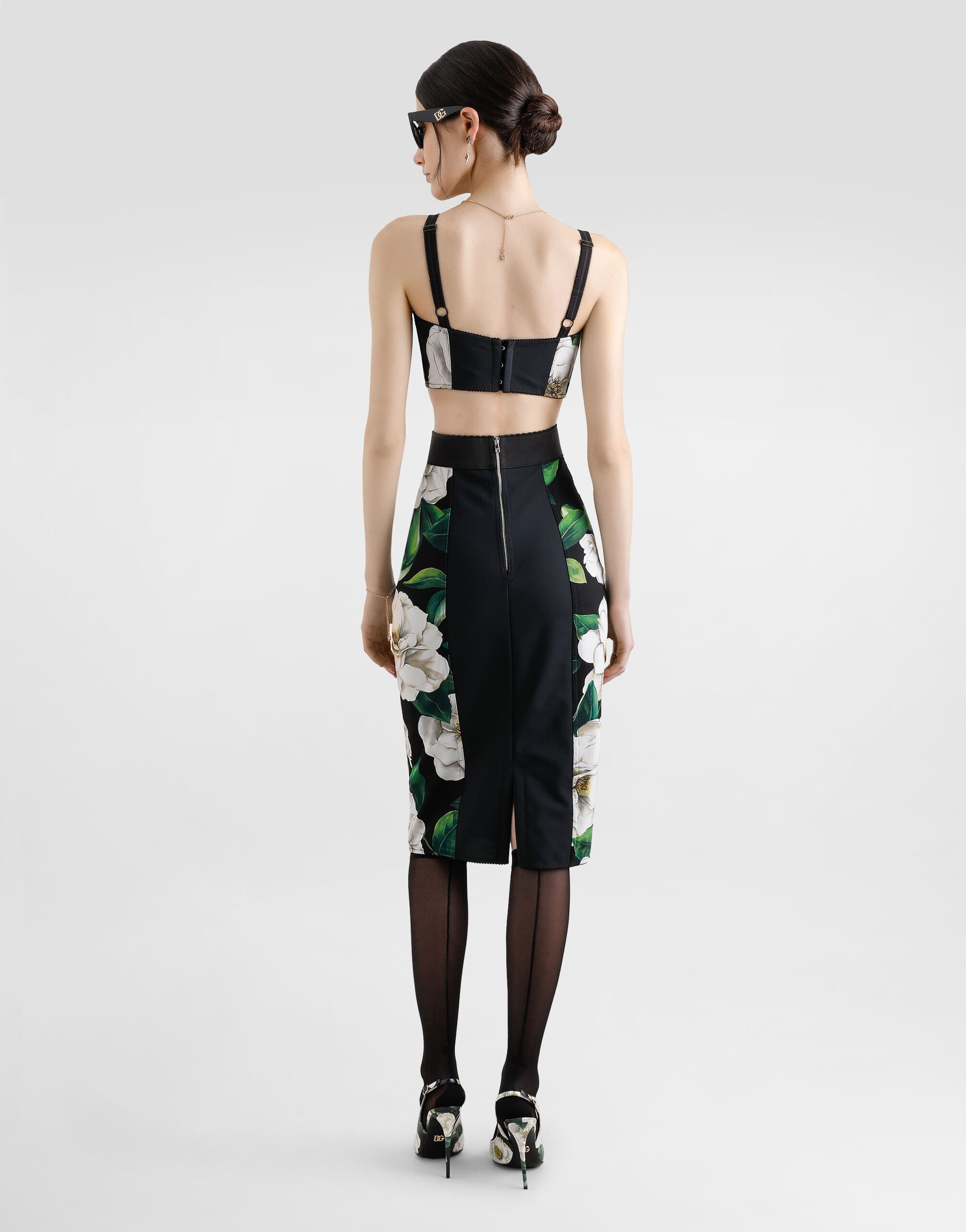 Calf-length stretch pencil skirt with gardenia print - 3