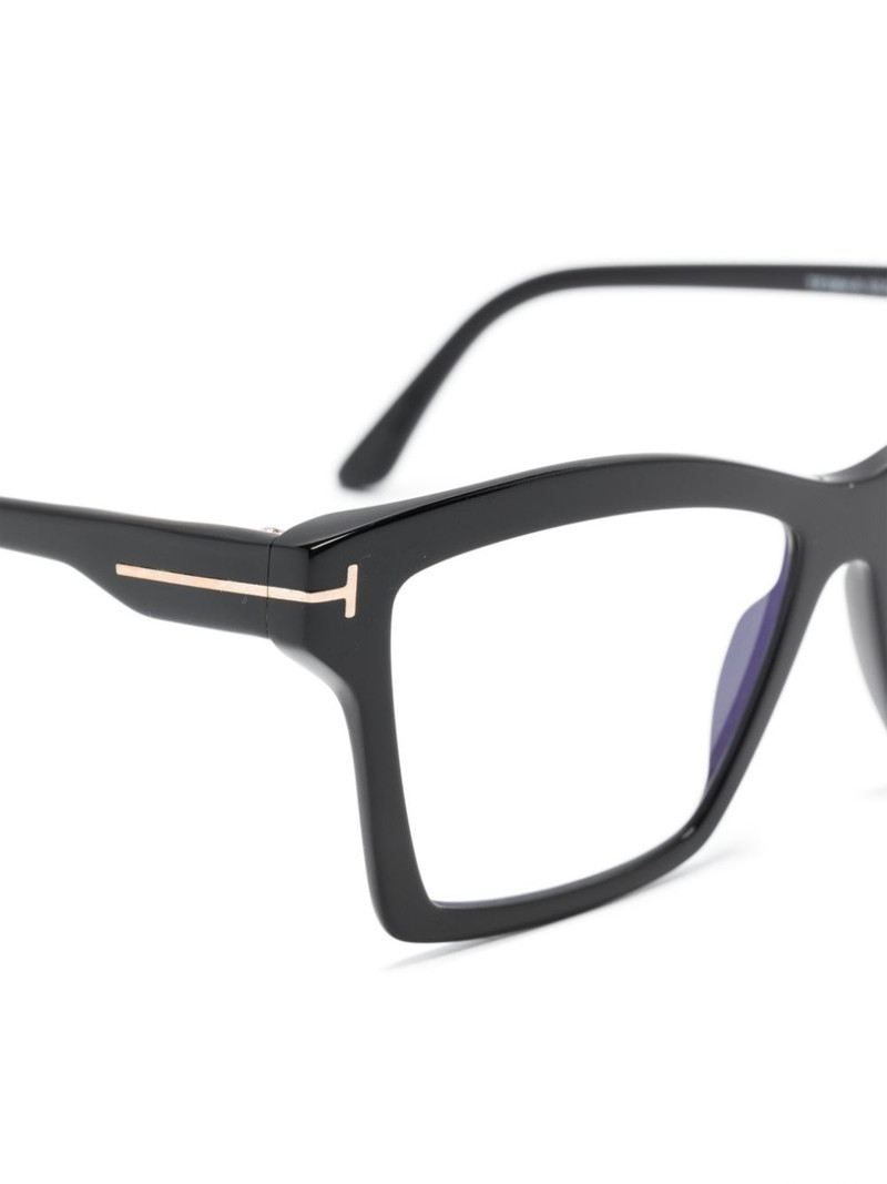 T-hinge square-frame glasses 3