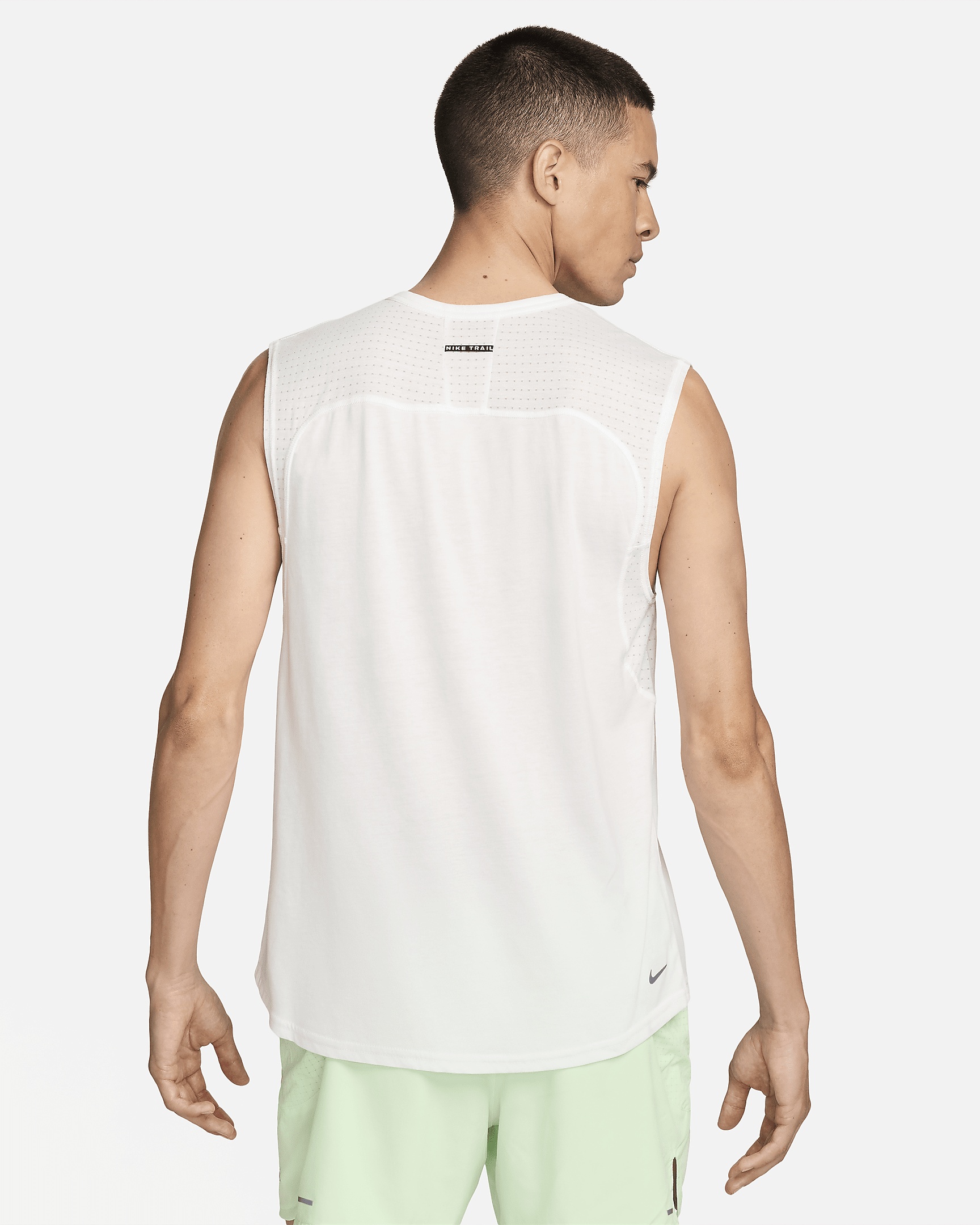 Nike Solar Chase Men's Dri-FIT Sleeveless Running Top - 2