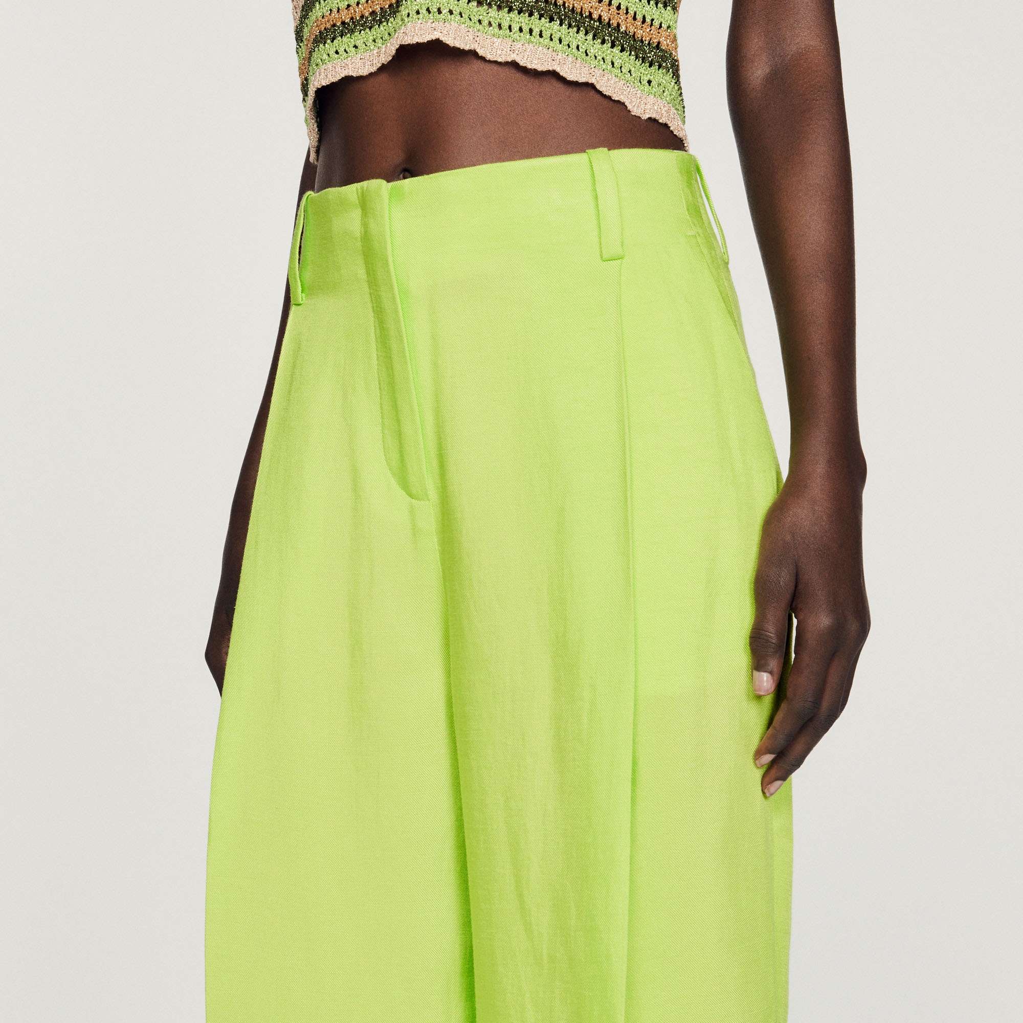 High-waisted pants - 4