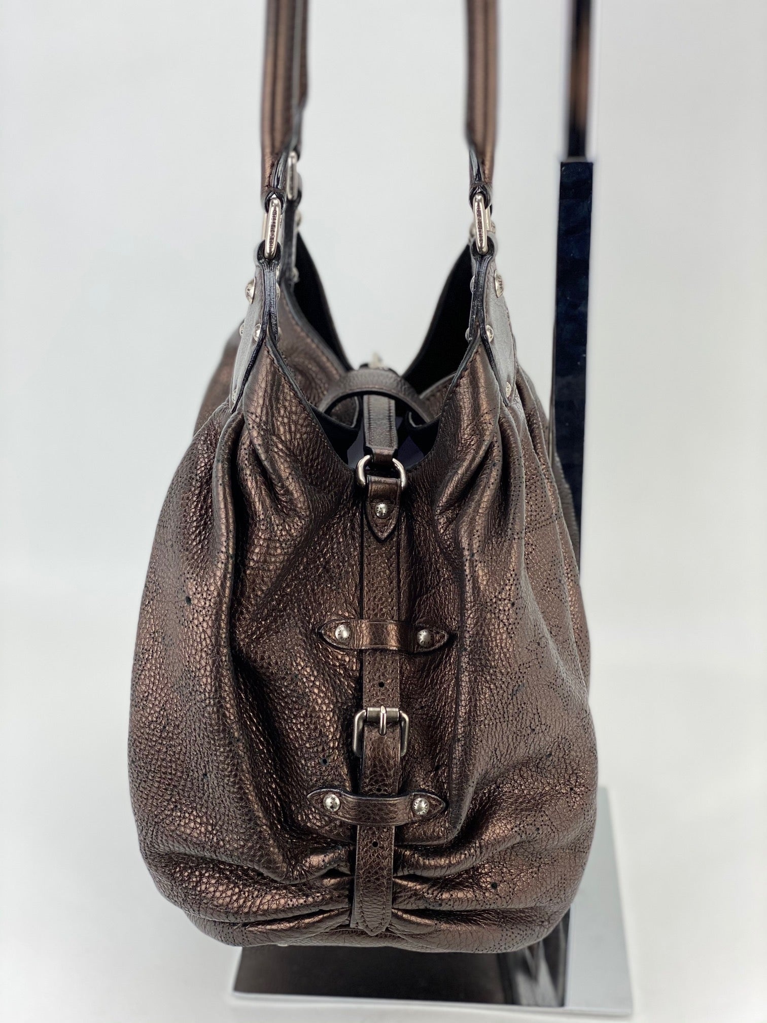Louis Vuitton Large Mahina Metallic Bronze Leather Shoulder Bag pre owned - 4