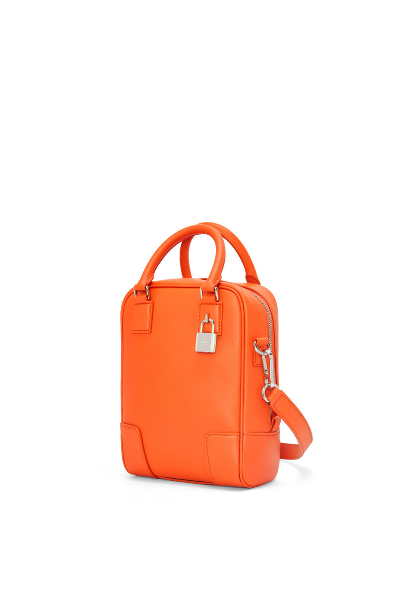 Loewe Amazona 15 in nappa calfskin outlook