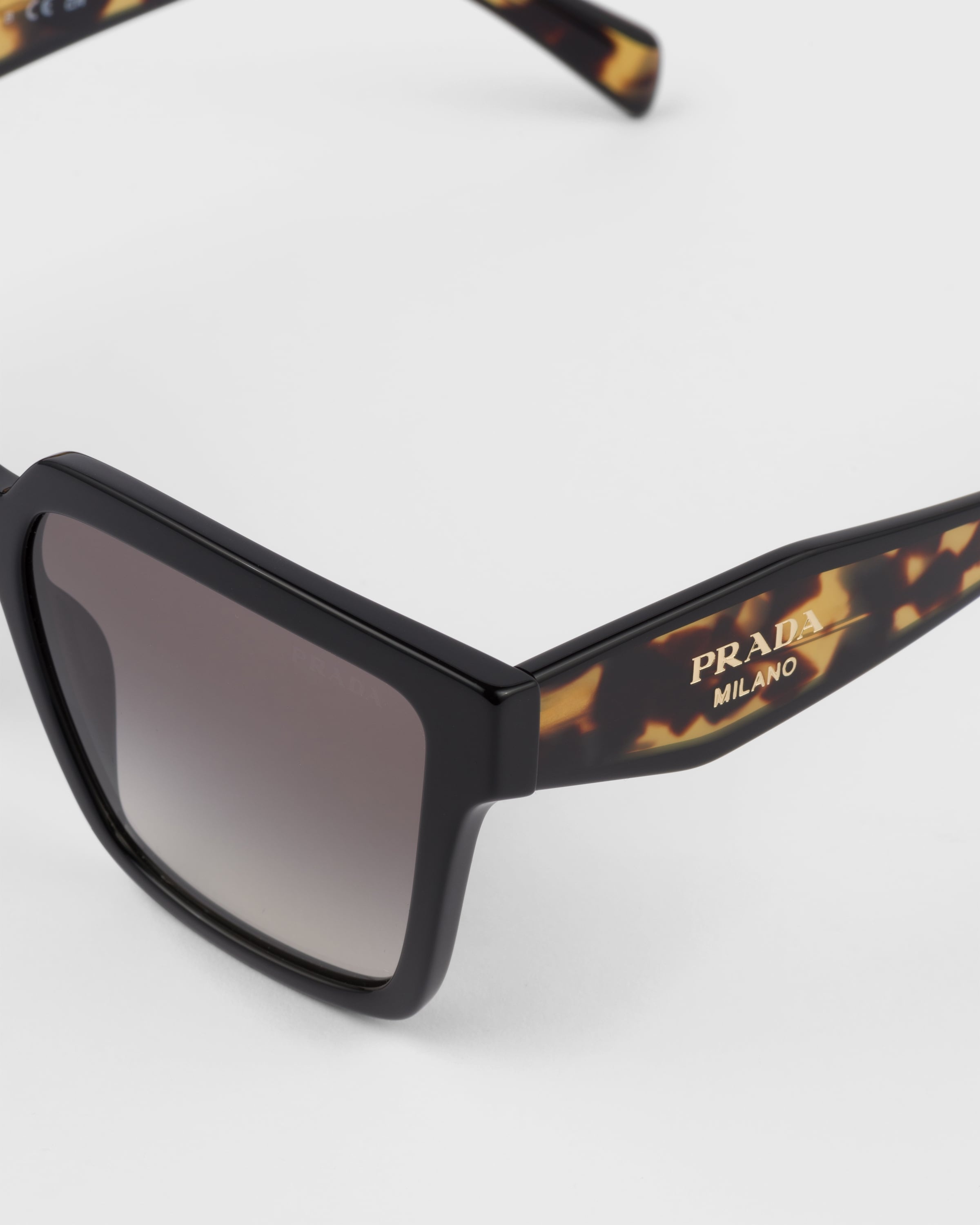 Sunglasses with Prada logo - 5