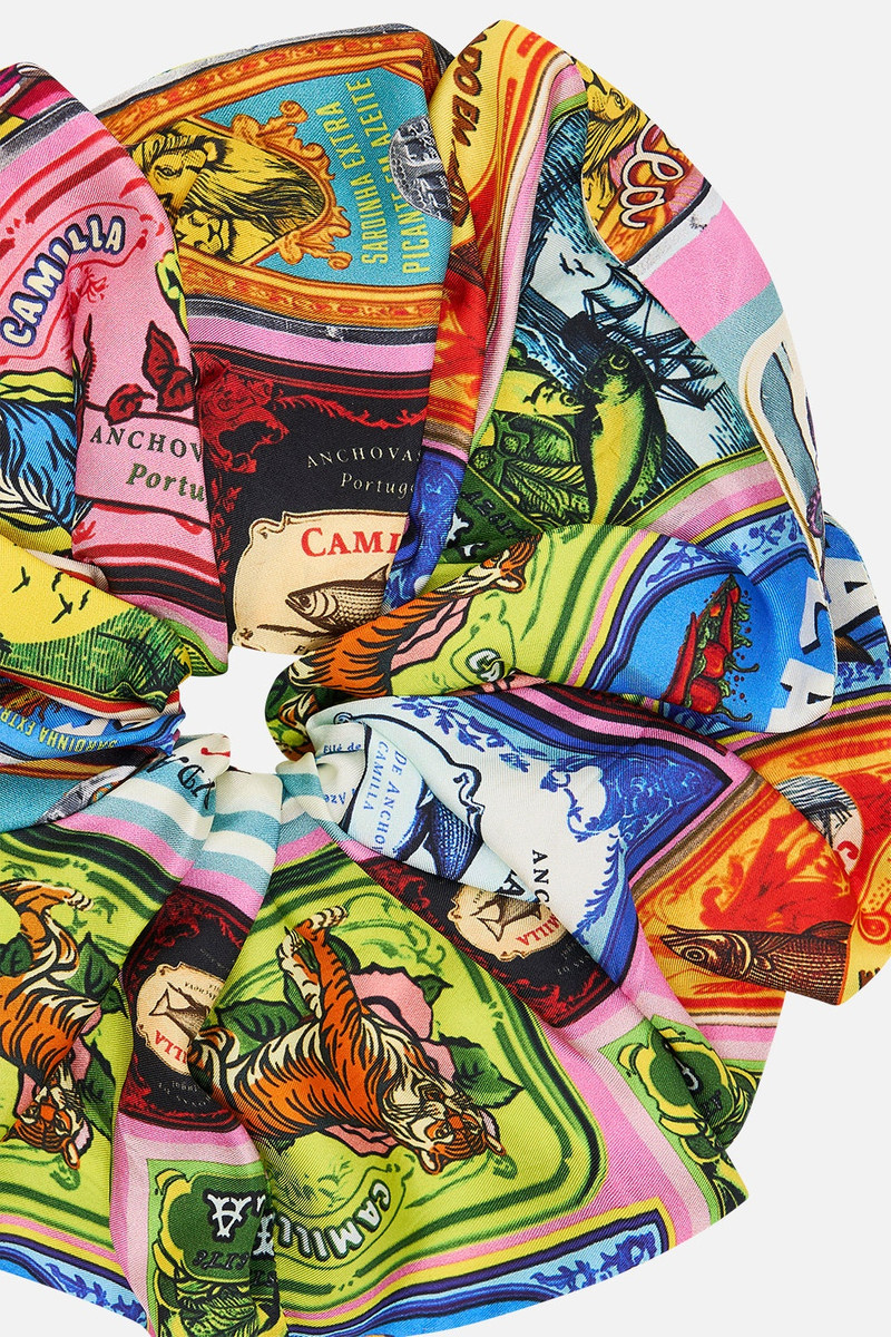 CAMILLA OVERSIZED SCRUNCHIE outlook