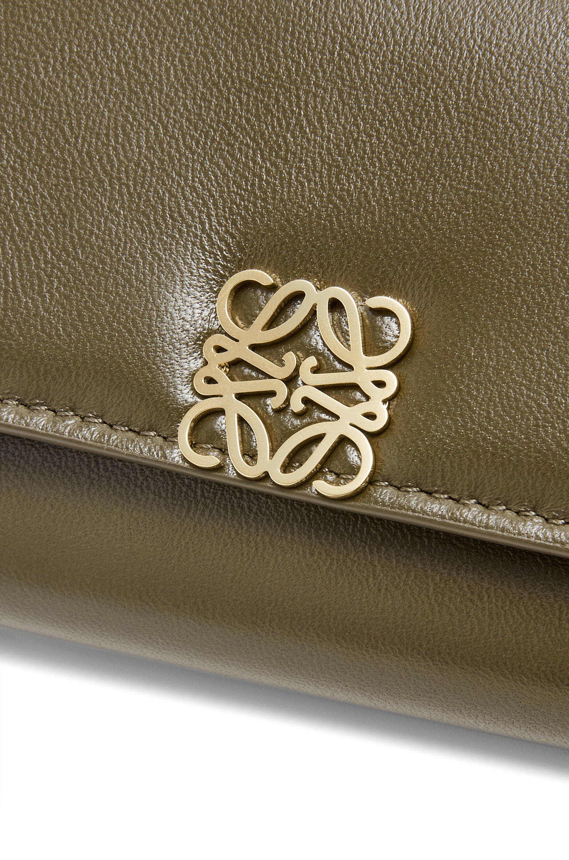 Puffer Anagram small vertical wallet in shiny nappa calfskin - 5