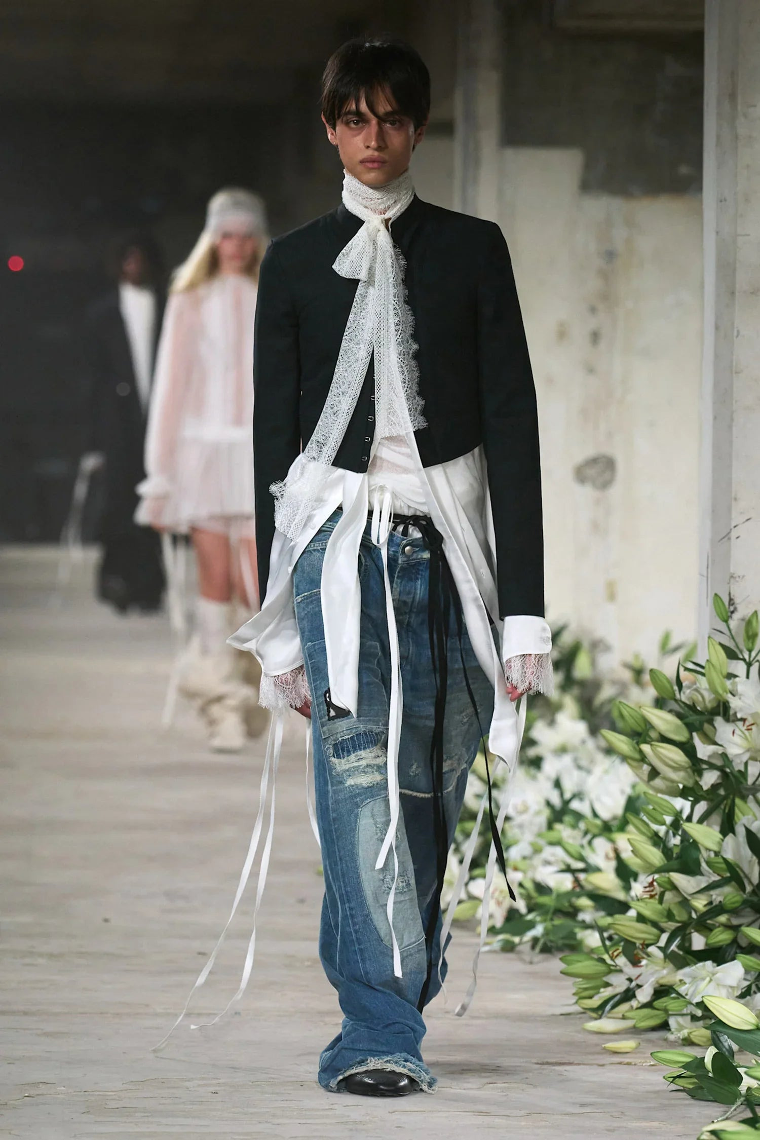 Solan-Lavalliere-Neck-Tie-Shirt - 5